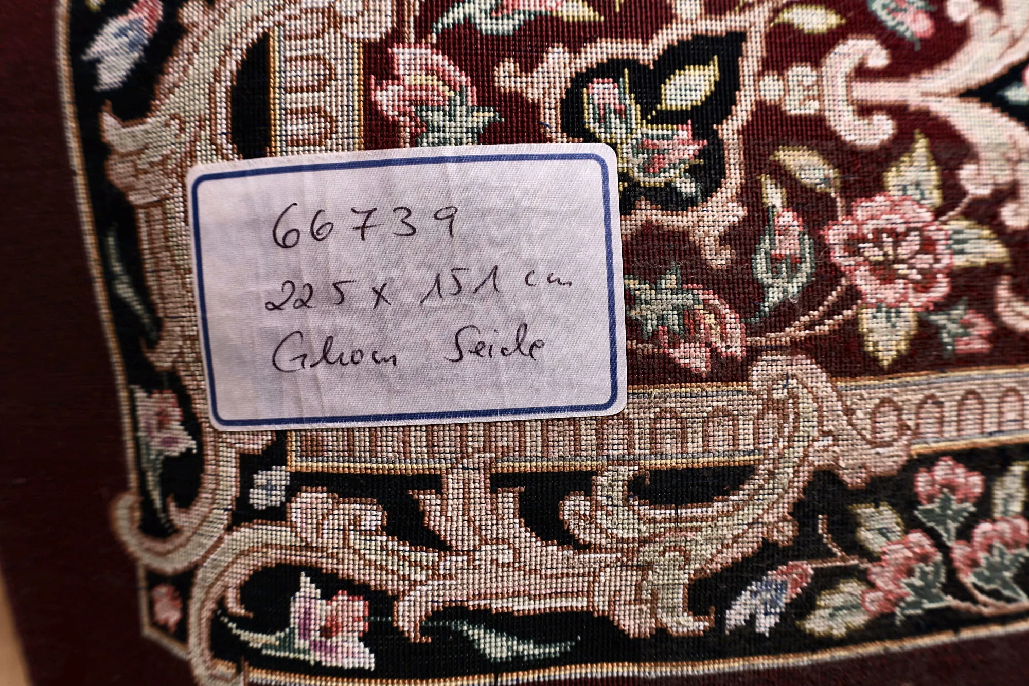 118111-02 Qom Persian Rug — hand-knotted, 235 × 151 cm, Silk