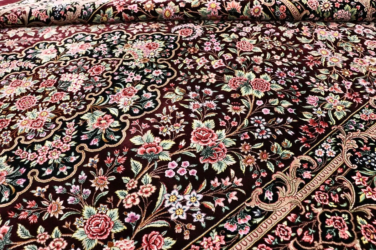 118111-10 Qom Persian Rug — hand-knotted, 235 × 151 cm, Silk