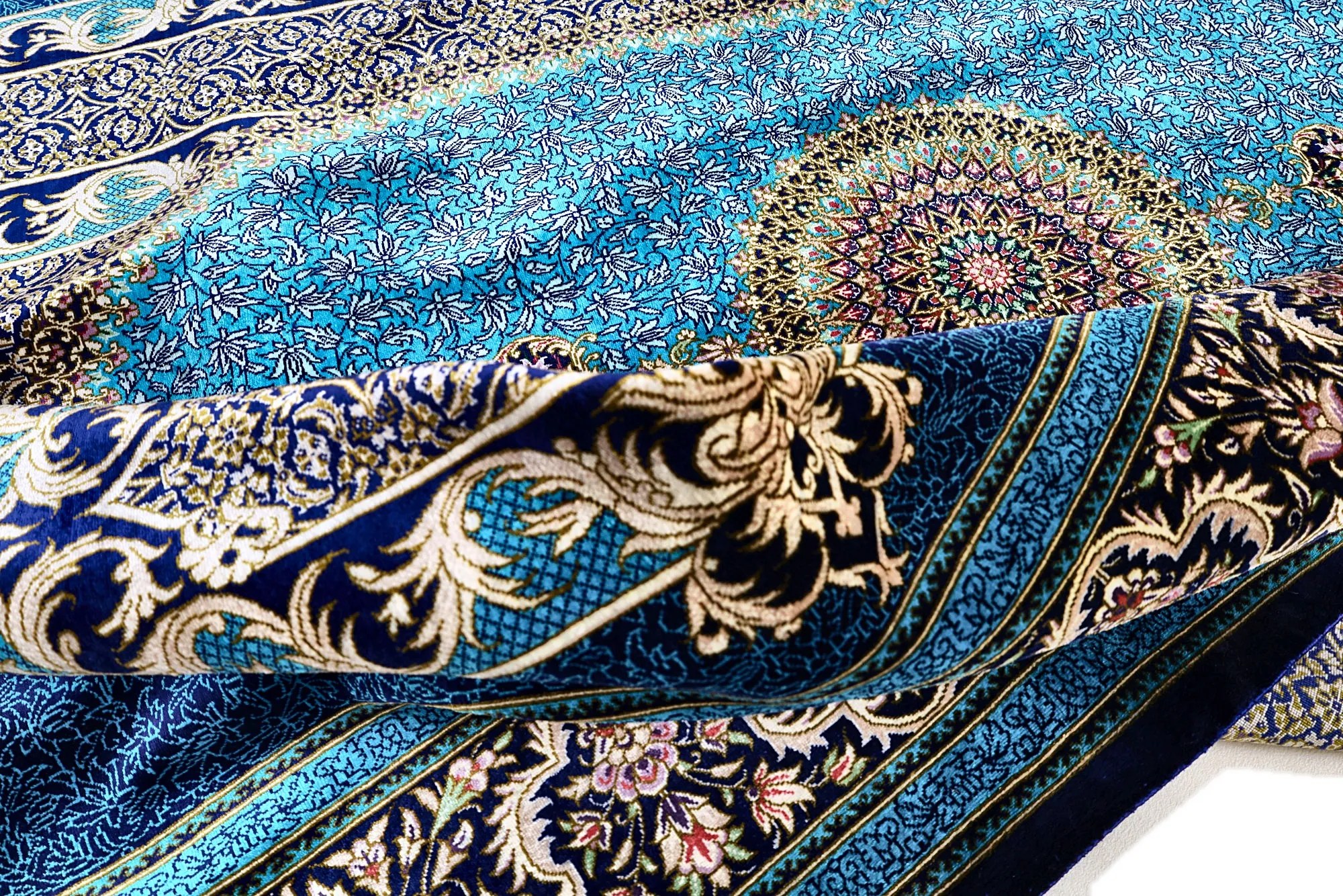 118113-10 Hand-Knotted Silk Qom Persian Rug, 200 × 140 cm