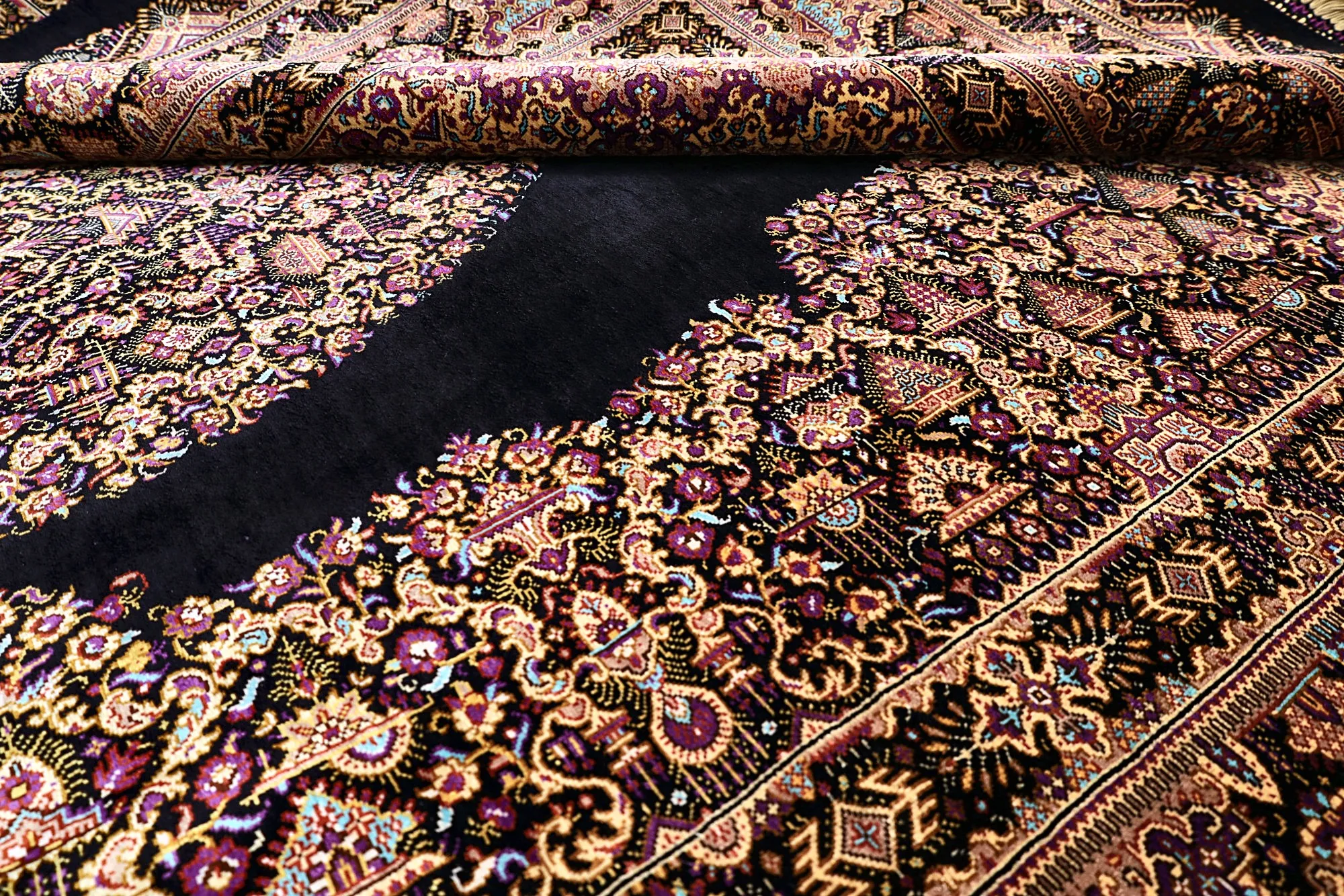 Qom Persian Rug 205 × 135 cm, Silk, hand-knotted
