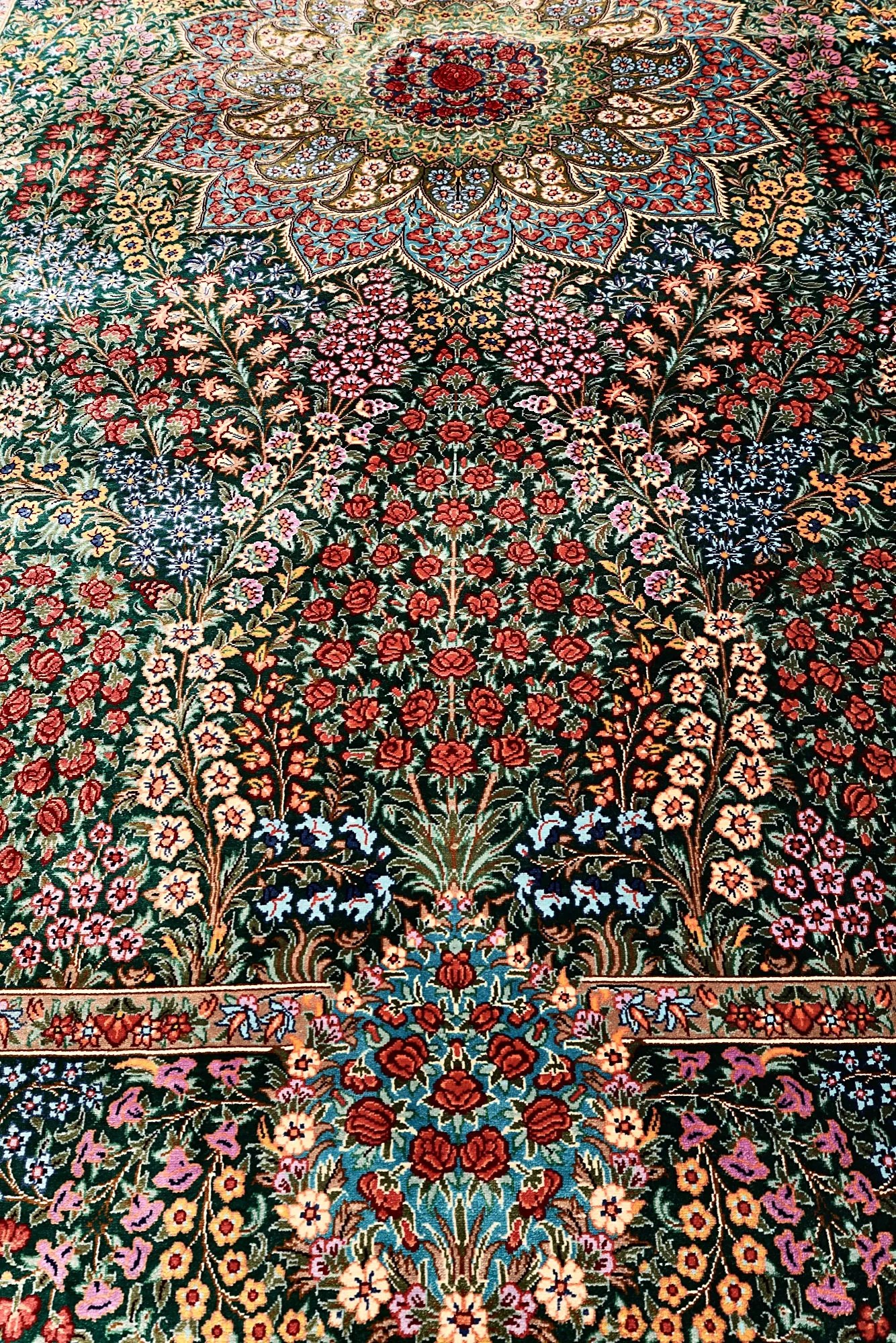 Qom Persian Rug — hand-knotted, 205 × 138 cm, Silk