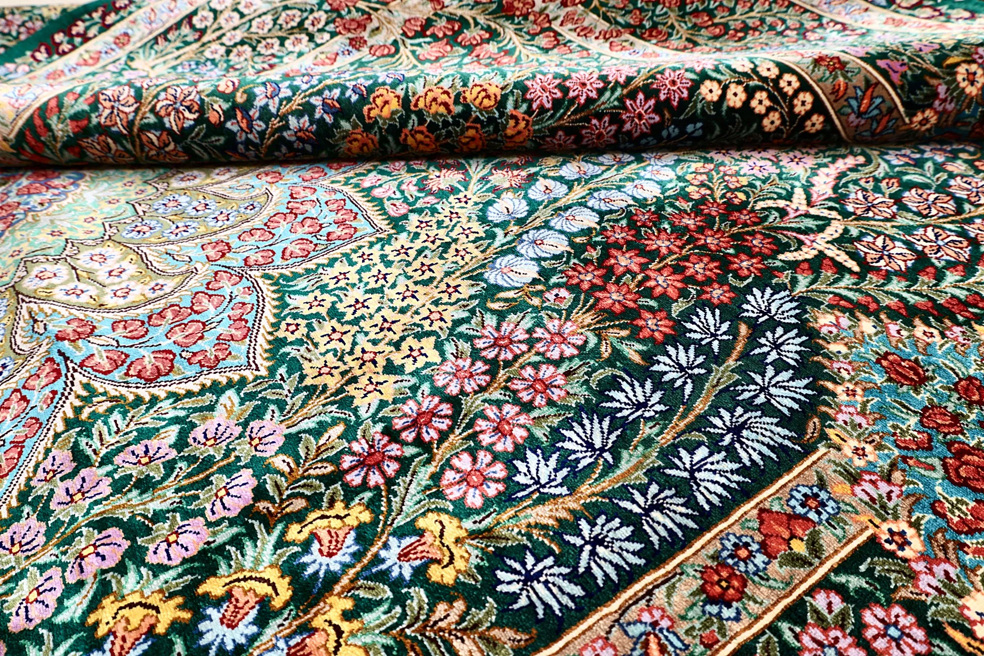 Qom Persian Rug — hand-knotted, 205 × 138 cm, Silk