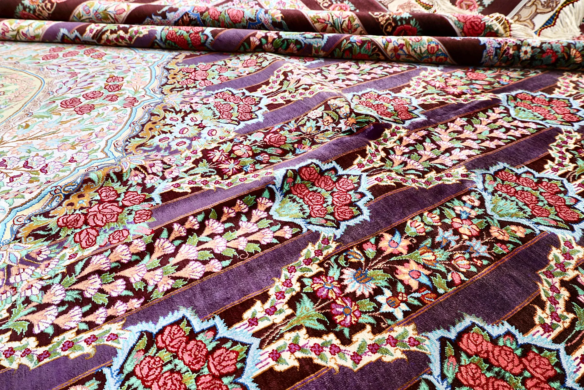 118129-08 Qom Persian Rug — hand-knotted, 347 × 247 cm, Silk