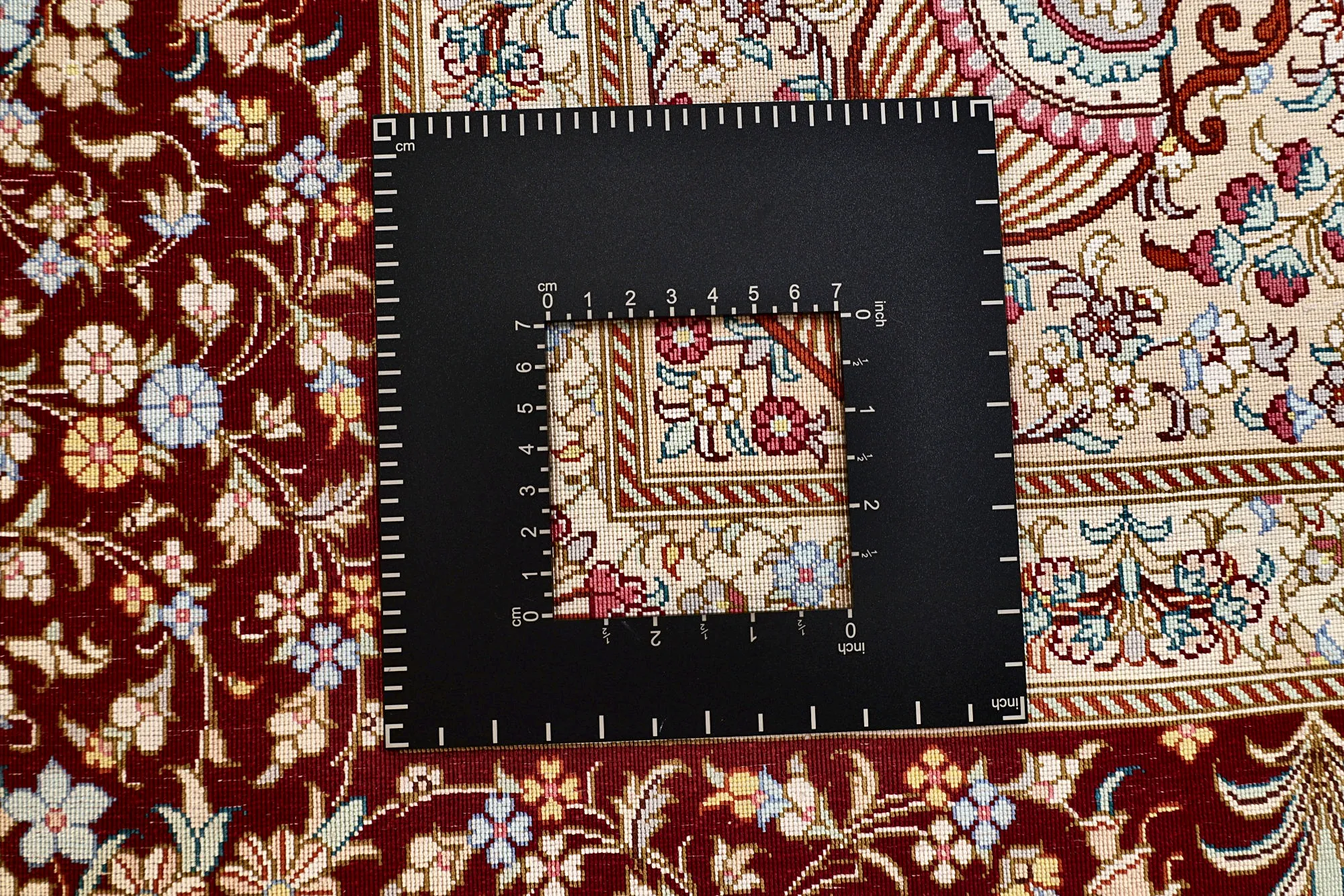118133-10 Hand-Knotted Silk Qom Persian Rug, 193 × 193 cm