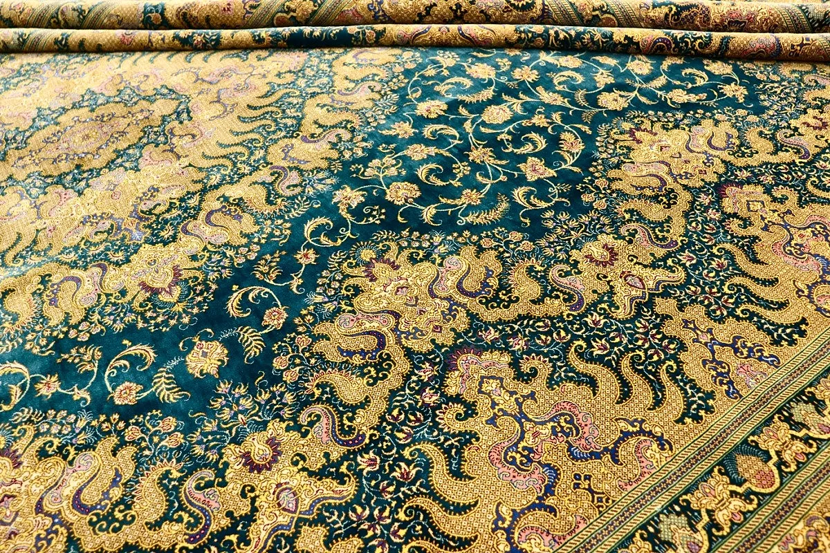 118134-12 Qom Persian Rug — hand-knotted, 325 × 255 cm, Silk