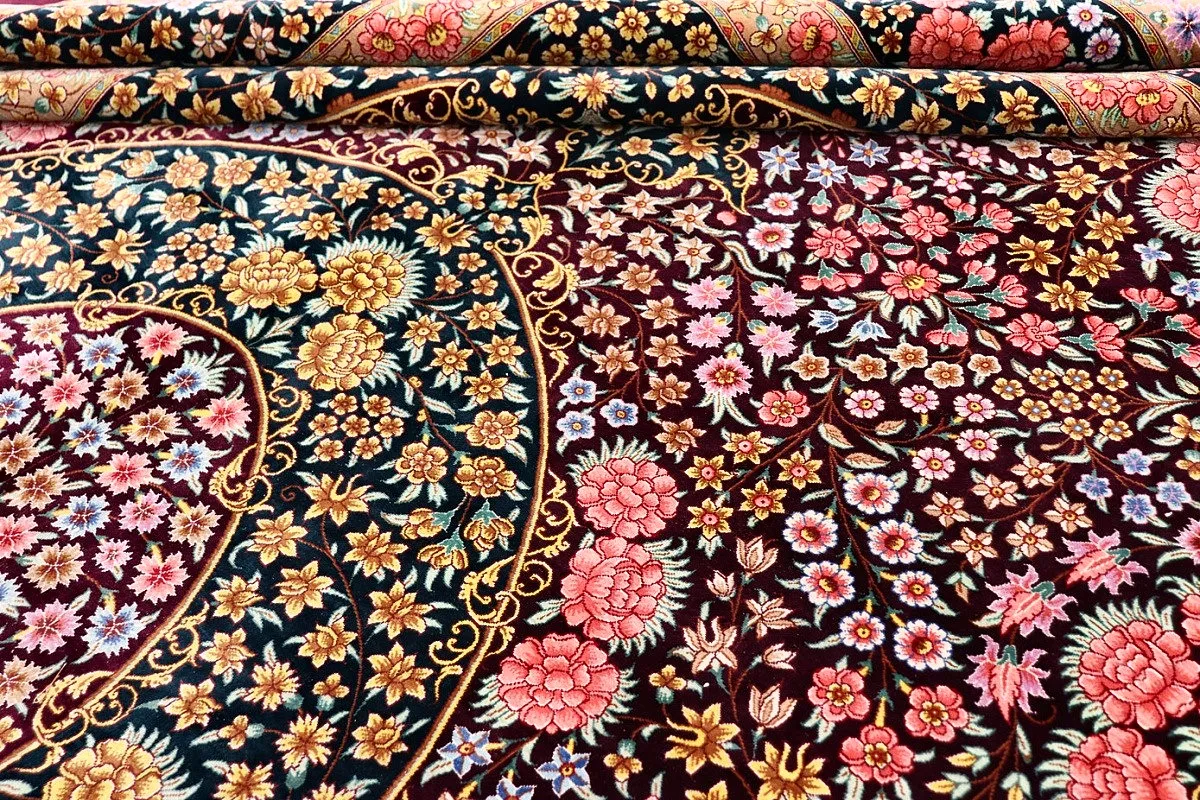Qom Persian Rug 297 × 200 cm, Silk, hand-knotted