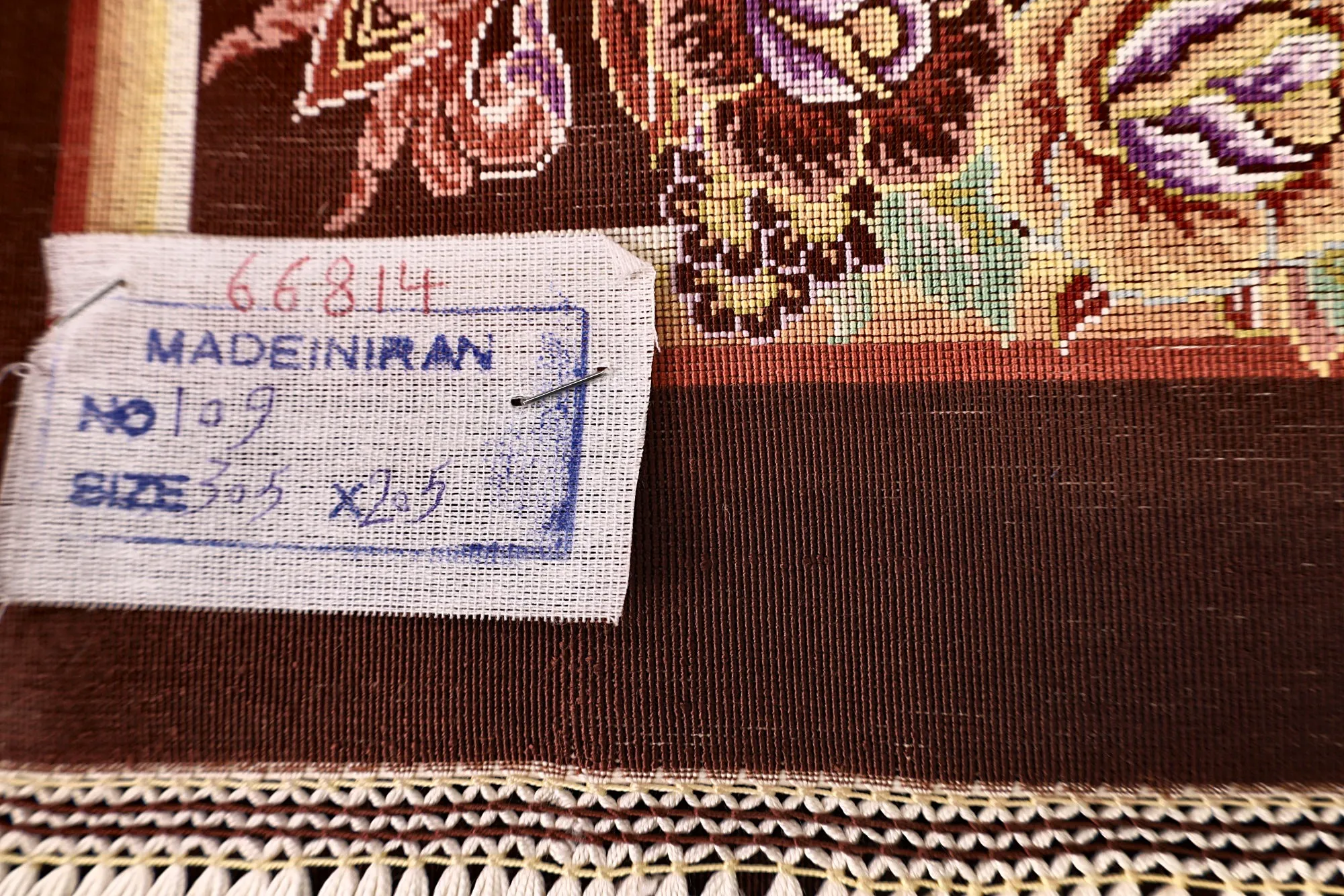 118145-02 Hand-Knotted Silk Qom Persian Rug, 305 × 205 cm