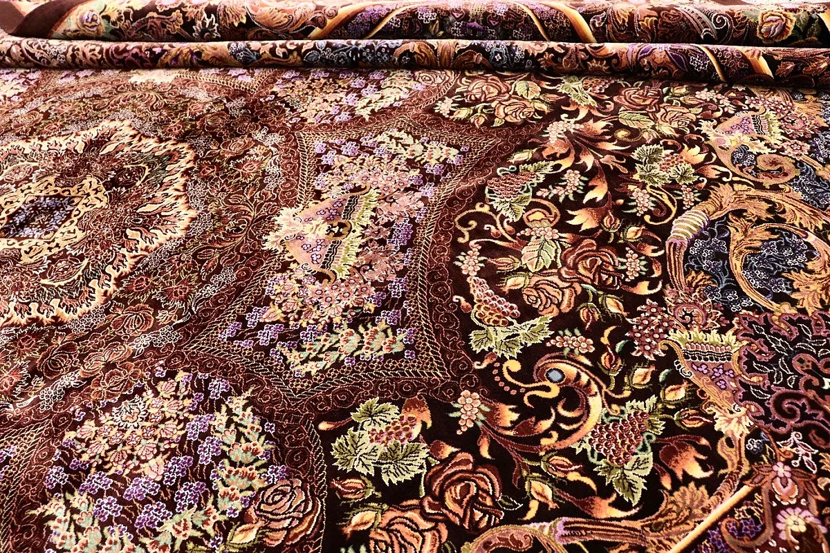 118145-10 Hand-Knotted Silk Qom Persian Rug, 305 × 205 cm
