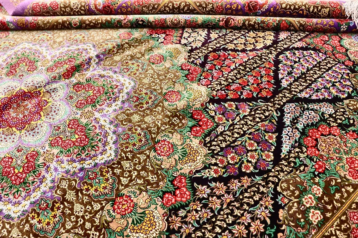 118148-11 Qom Persian Rug — hand-knotted, 295 × 200 cm, Silk