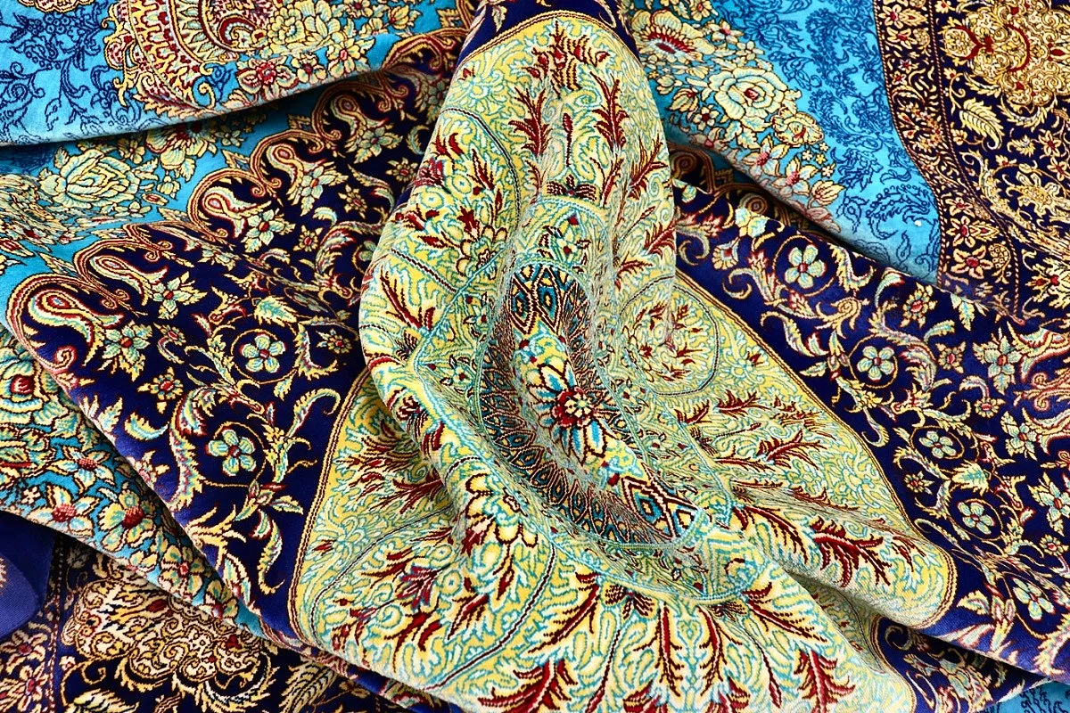 Qom Persian Rug — hand-knotted, 300 × 200 cm, Silk