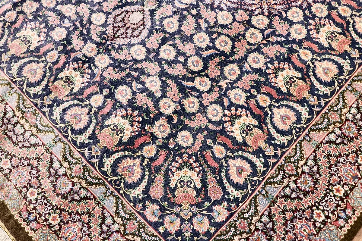 118153-06 Hand-Knotted Silk Qom Persian Rug, 260 × 200 cm