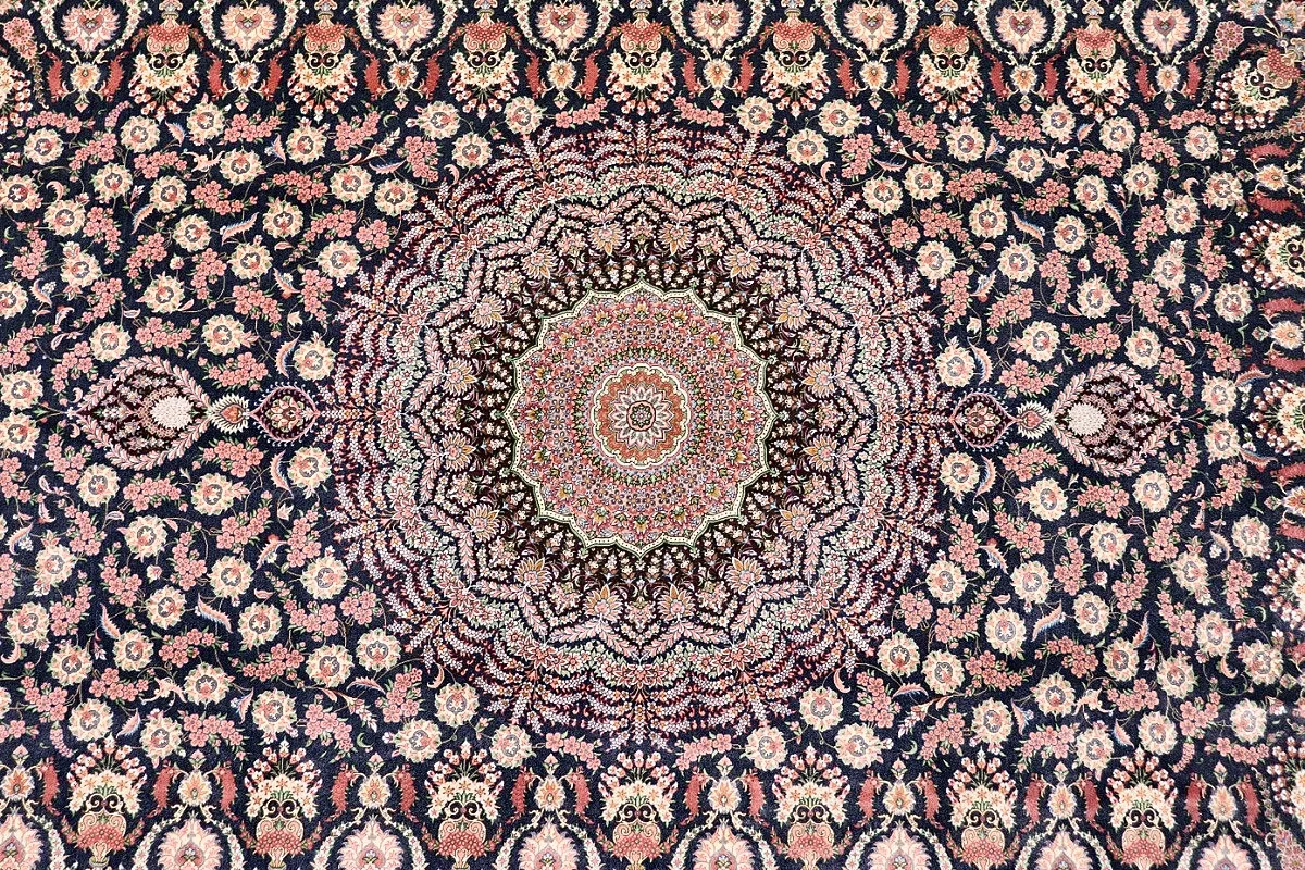 118153-09 Hand-Knotted Silk Qom Persian Rug, 260 × 200 cm