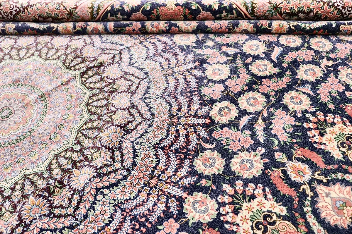 118153-10 Hand-Knotted Silk Qom Persian Rug, 260 × 200 cm