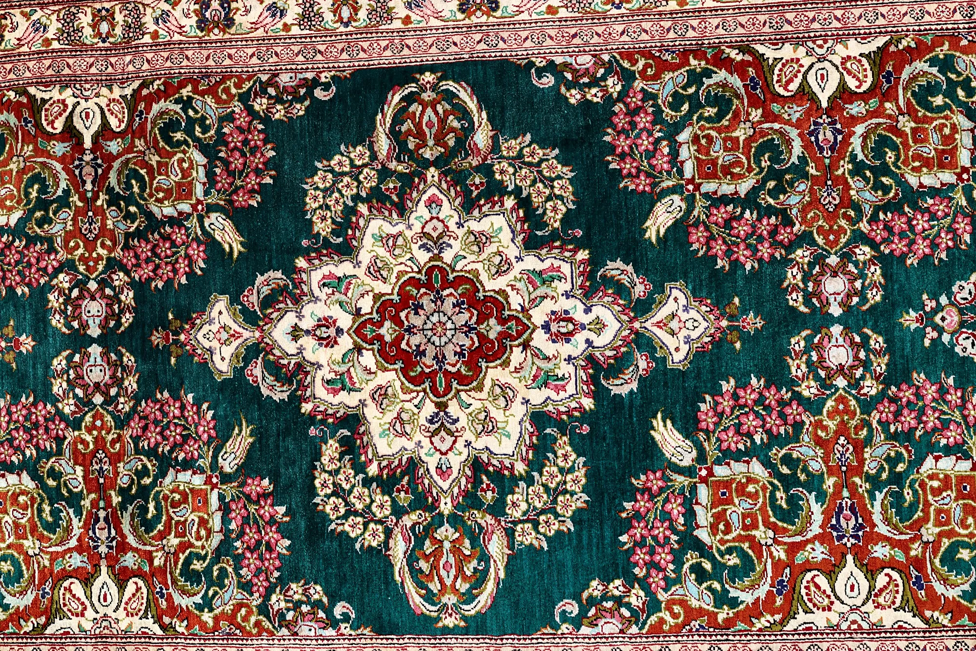 118154-02 Qom Persian Rug — hand-knotted, 400 × 80 cm, Silk