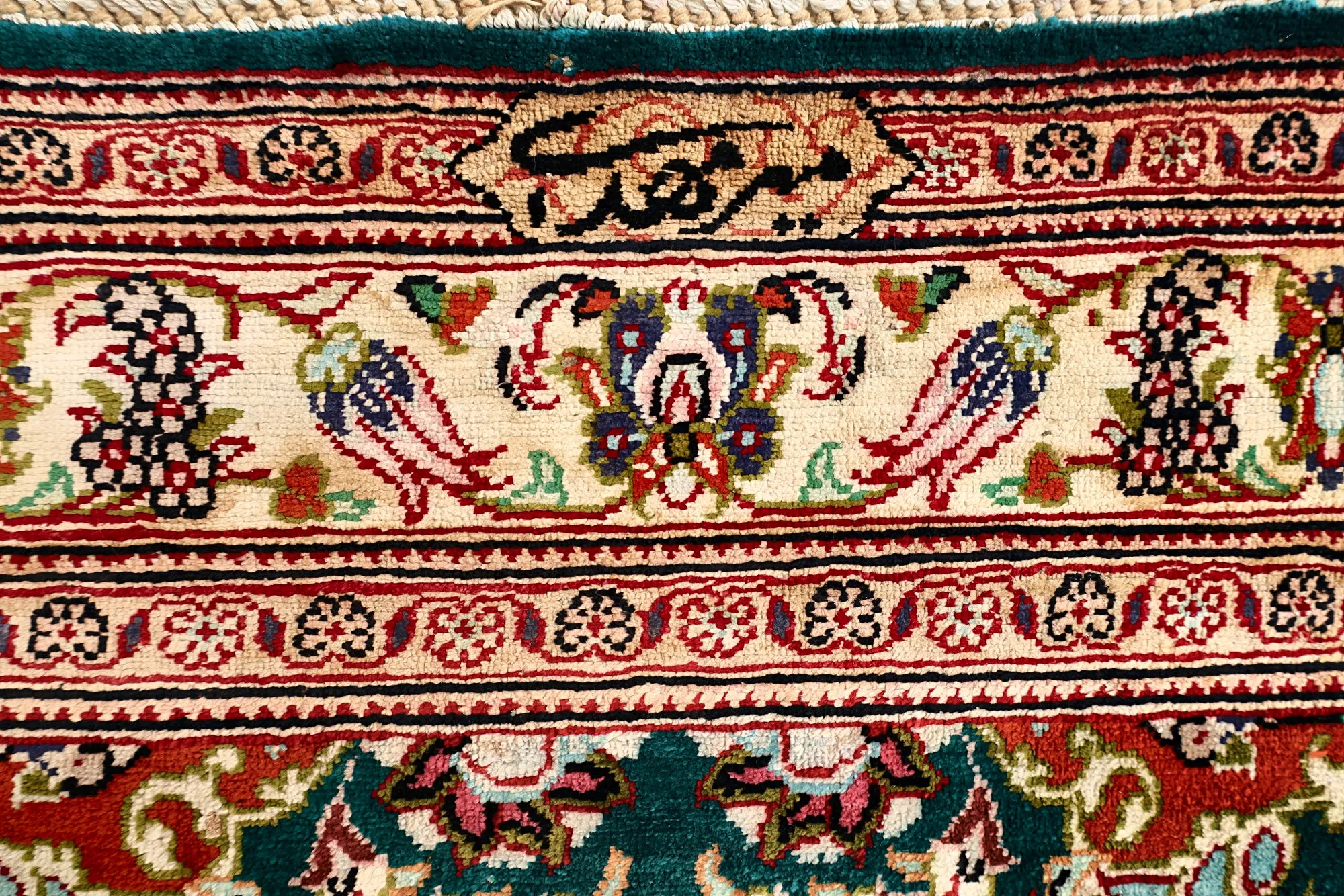 118154-03 Qom Persian Rug — hand-knotted, 400 × 80 cm, Silk