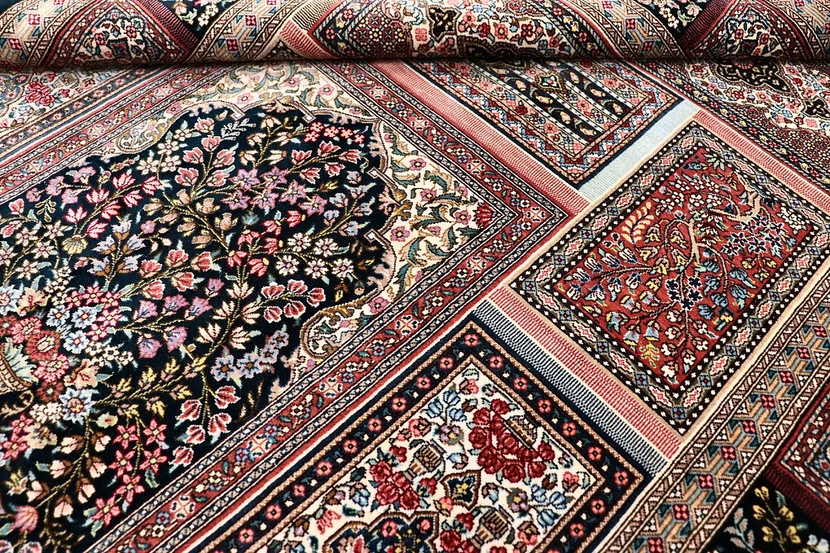 118158-08 Qom Persian Rug 150 × 100 cm, Silk, hand-knotted