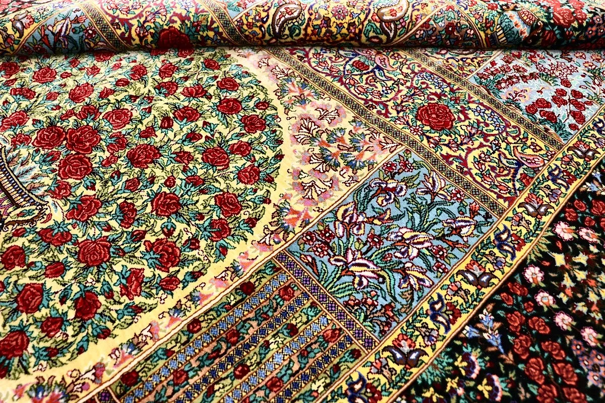 118159-09 Qom Persian Rug — hand-knotted, 150 × 100 cm, Silk
