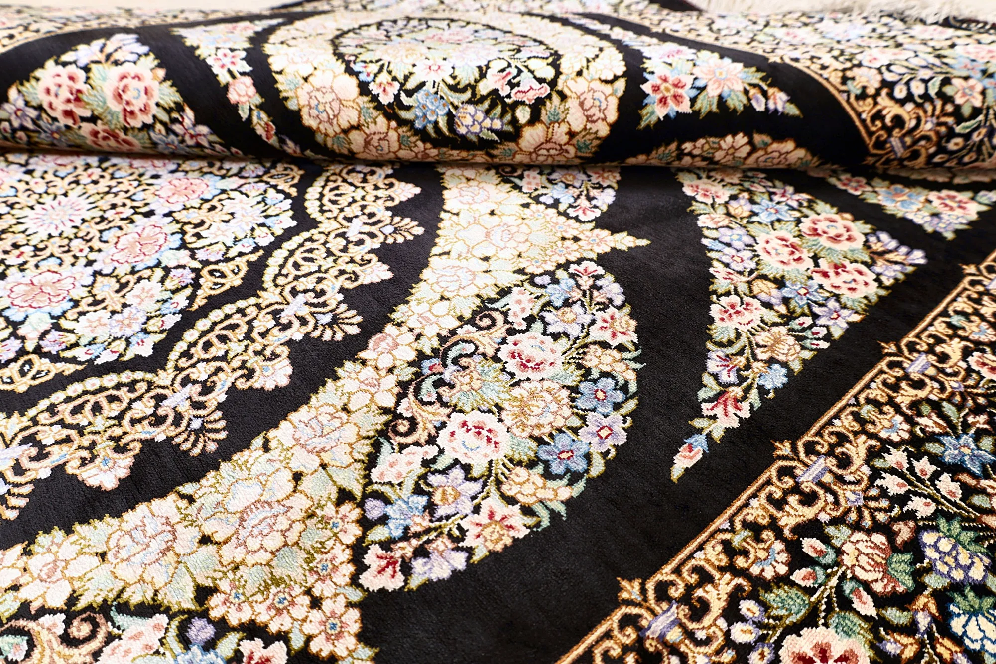 Qom Persian Rug 150 × 98 cm, Silk, hand-knotted