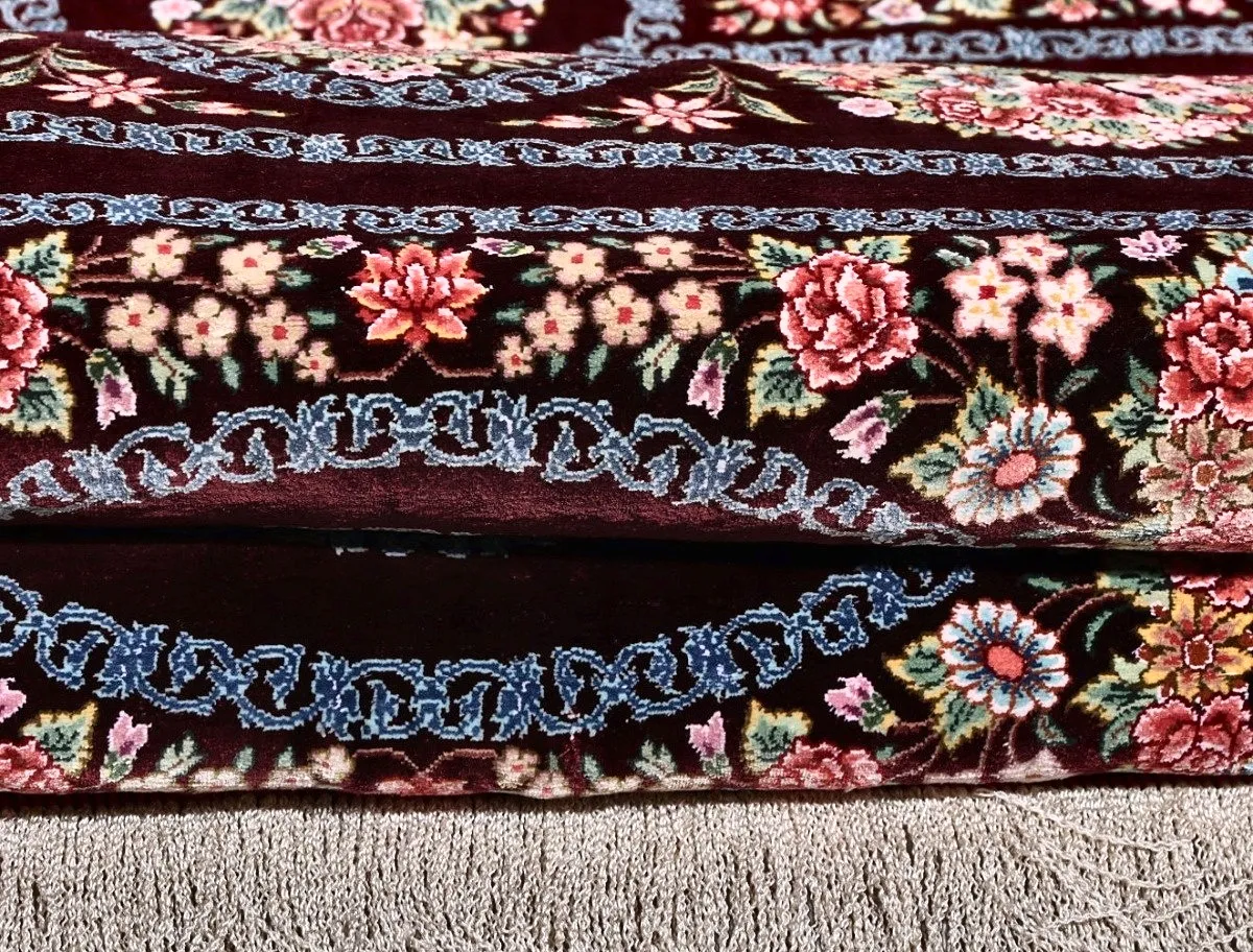 Qom Persian Rug — hand-knotted, 153 × 98 cm, Silk