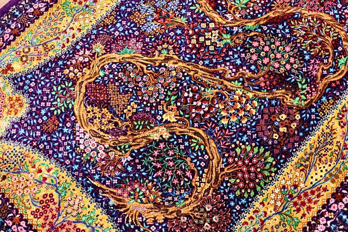 118170-08 Hand-Knotted Silk Qom Persian Rug, 123 × 80 cm