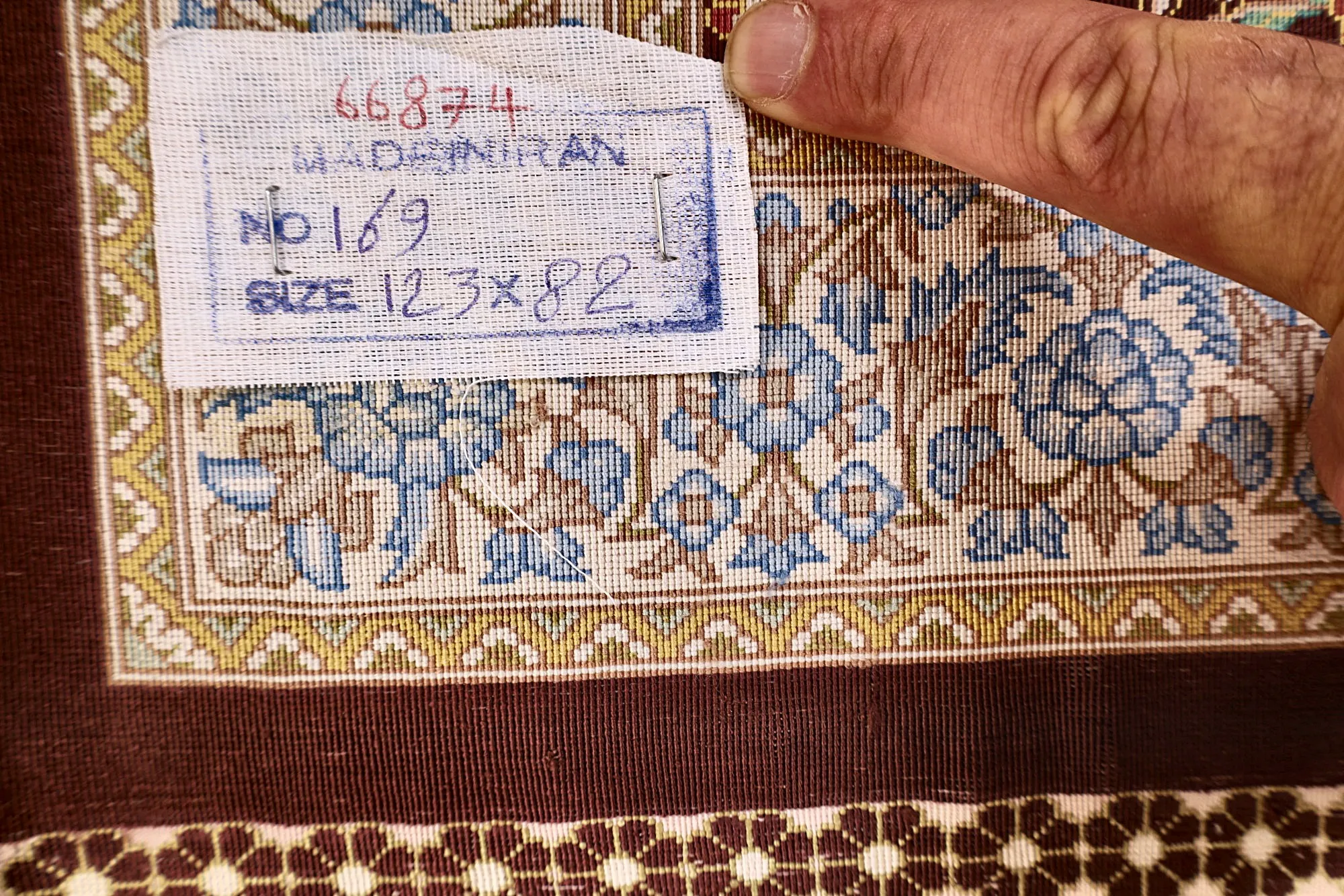 Qom Persian Rug 123 × 82 cm, Silk, hand-knotted