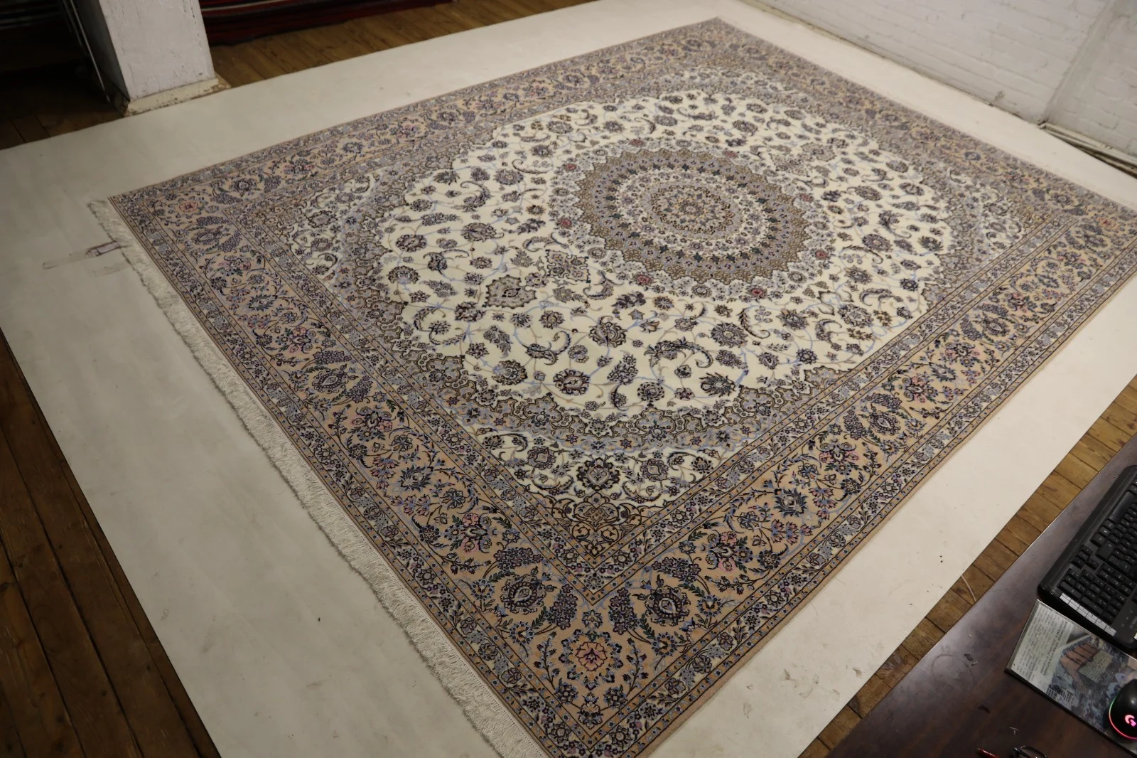 perserteppich-nain-6la-410-x-312-cm-wolle-und-seide-handgeknupft-1 Oriental Rug 410 × 312 cm, Silk, hand-knotted