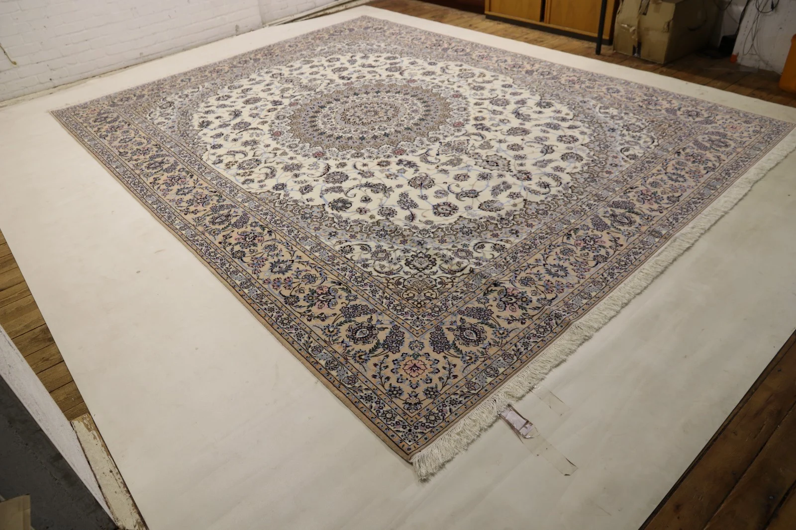 perserteppich-nain-6la-410-x-312-cm-wolle-und-seide-handgeknupft-3 Oriental Rug 410 × 312 cm, Silk, hand-knotted