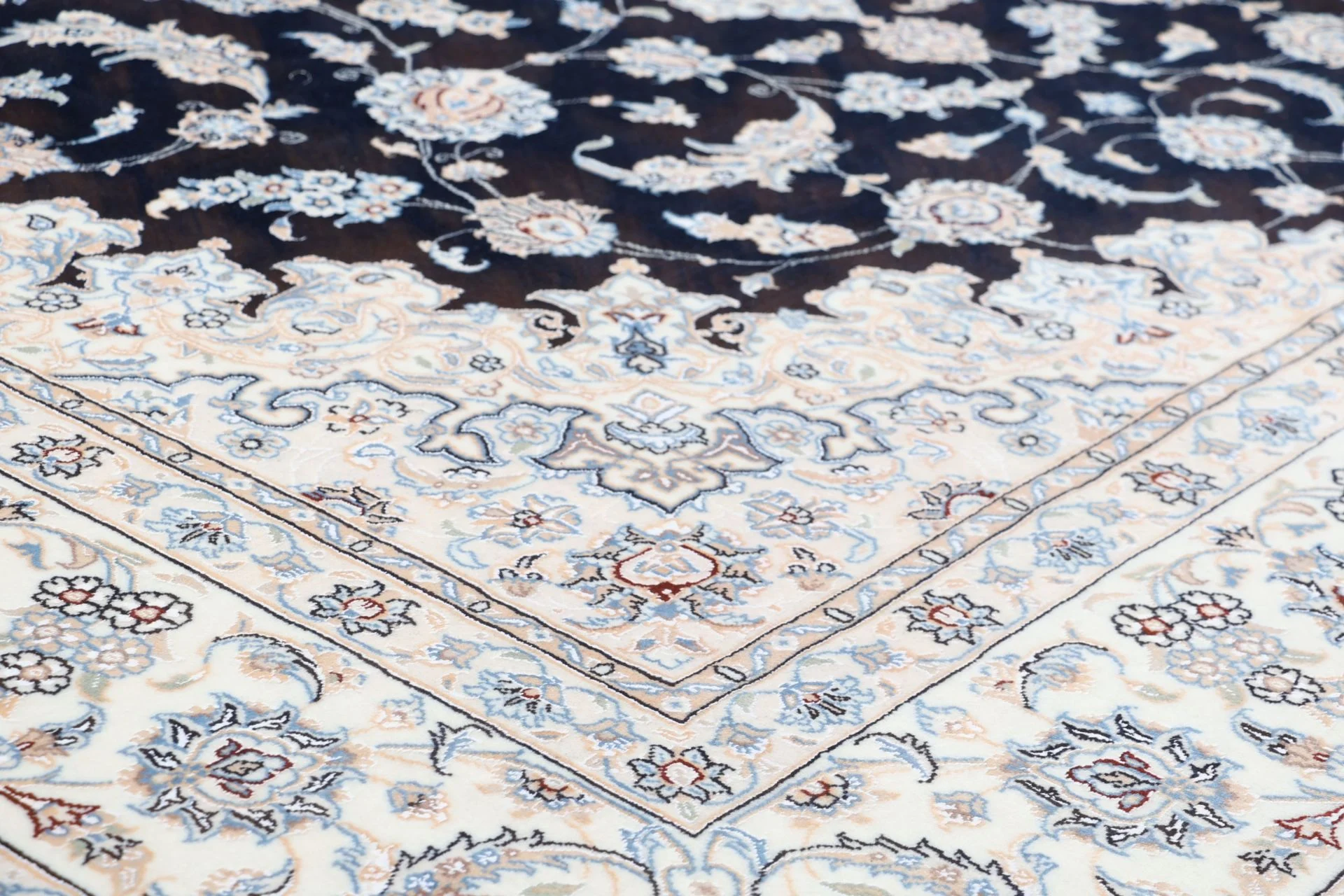 Nain Persian Rug 250 × 350 cm, Wool & Silk, hand-knotted