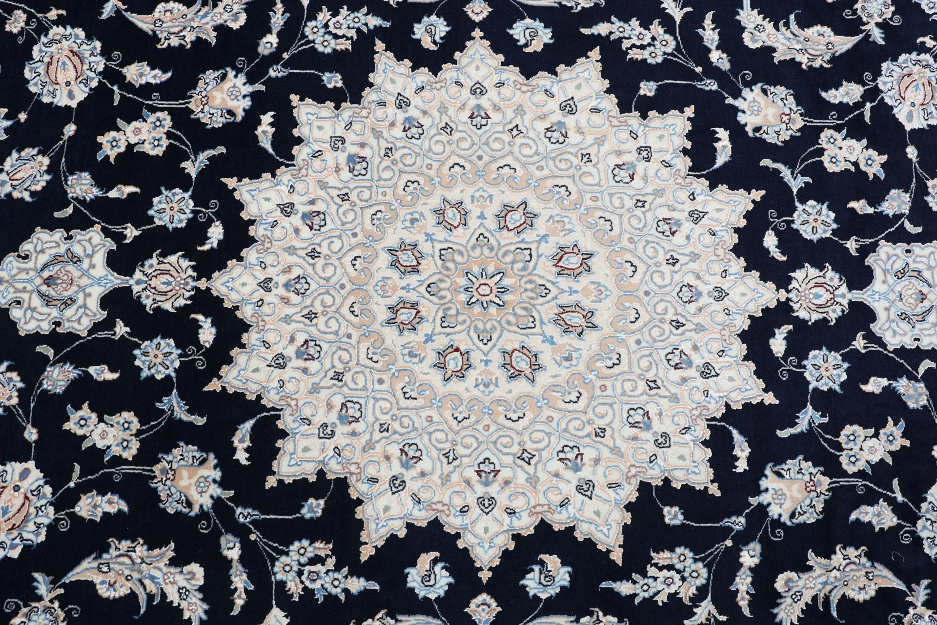 Nain Persian Rug 250 × 350 cm, Wool & Silk, hand-knotted