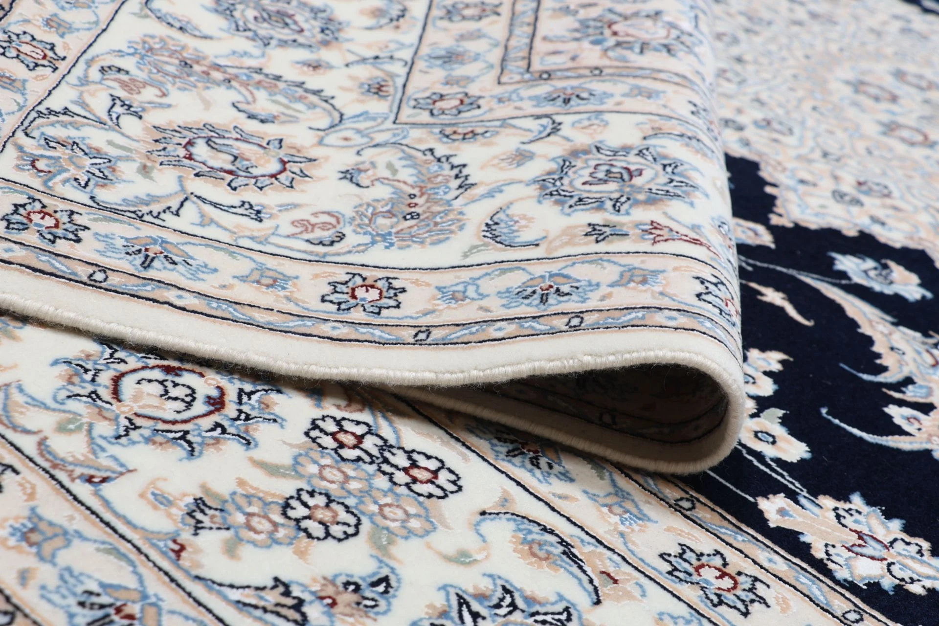 Nain Persian Rug 250 × 350 cm, Wool & Silk, hand-knotted