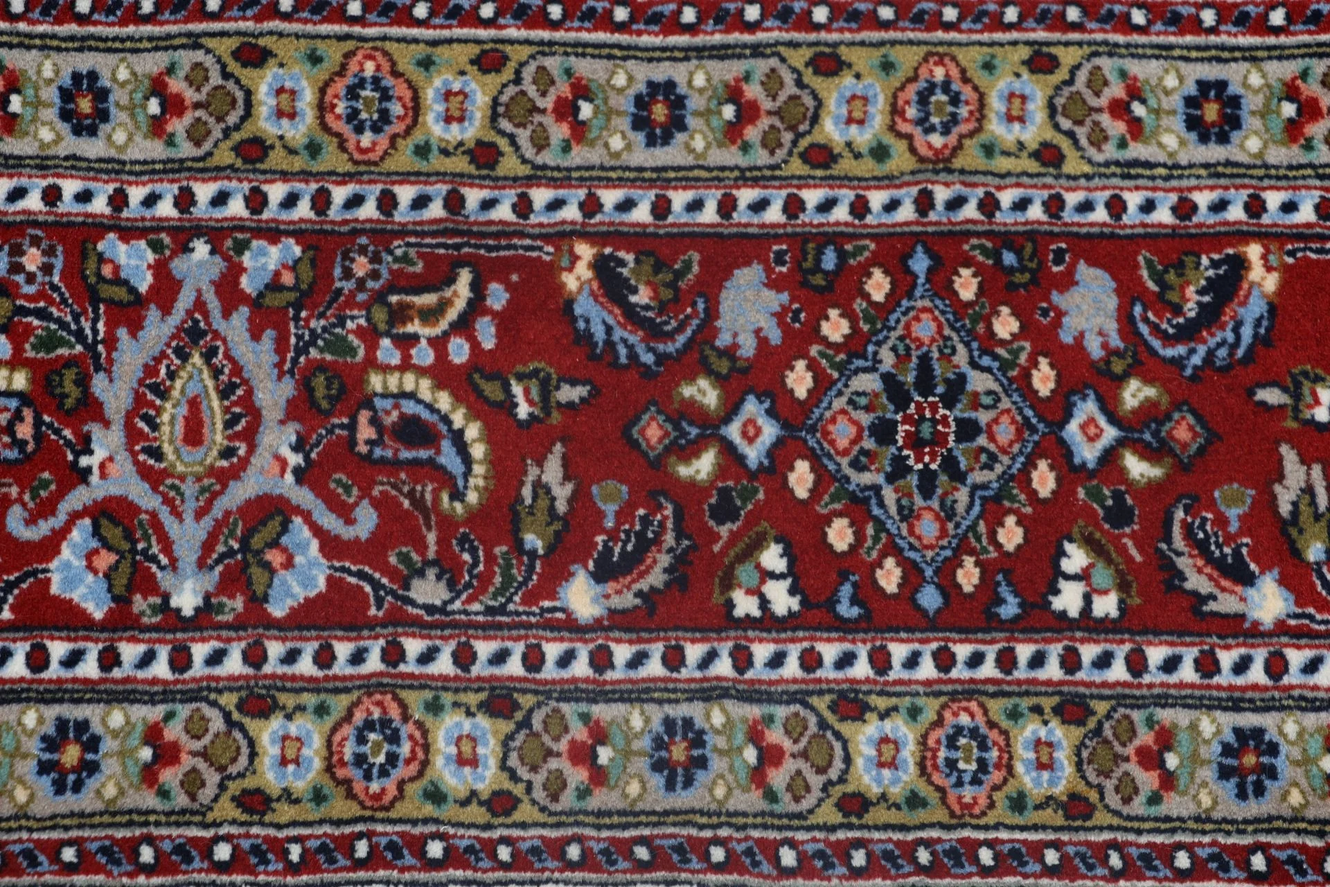Moud Persian Rug 200 × 303 cm, Wool & Silk, hand-knotted