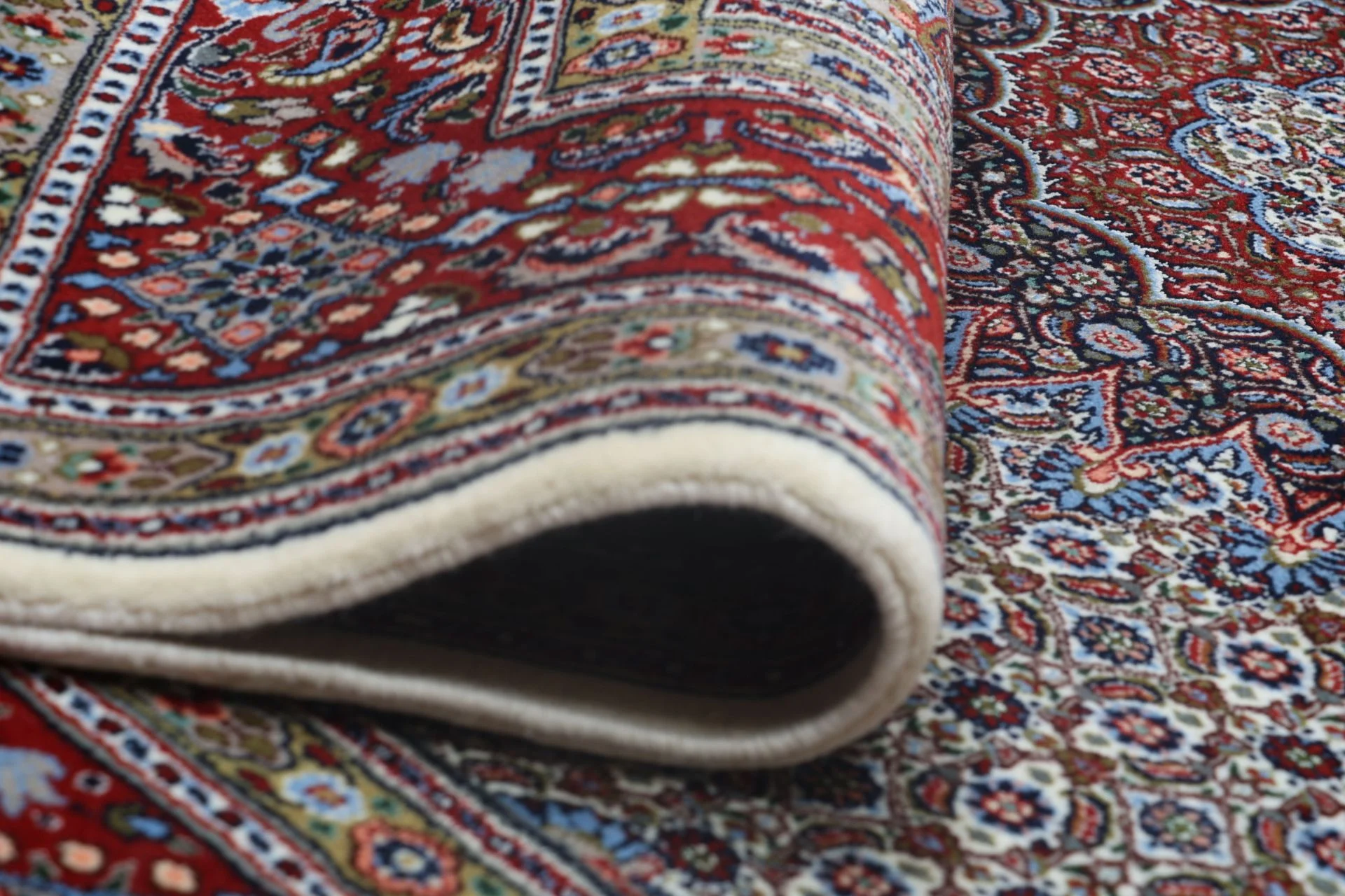 Moud Persian Rug 200 × 303 cm, Wool & Silk, hand-knotted
