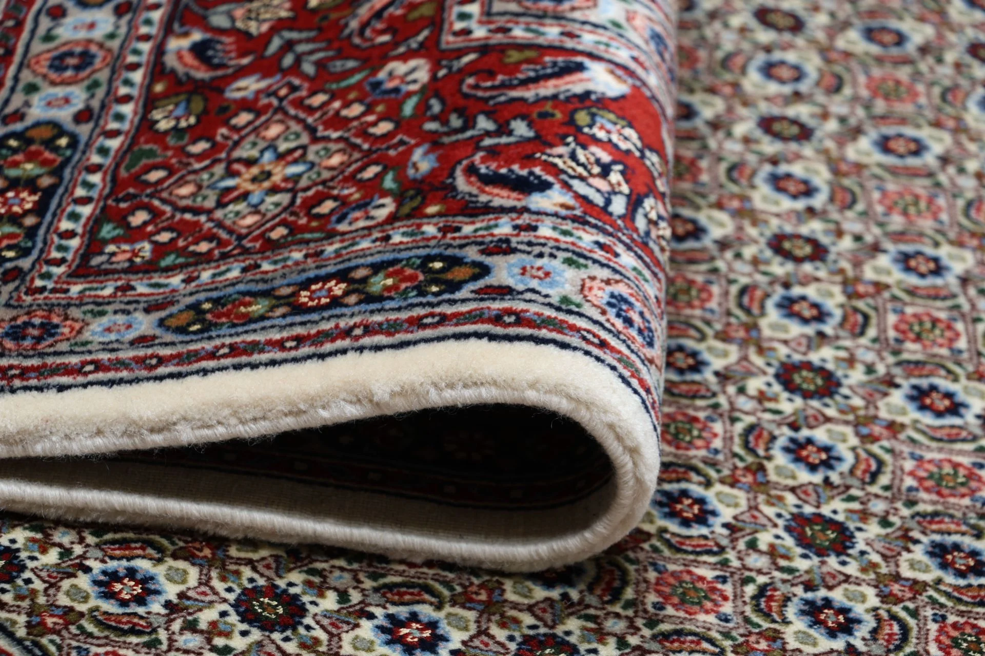Moud Persian Rug 205 × 300 cm, Wool & Silk, hand-knotted
