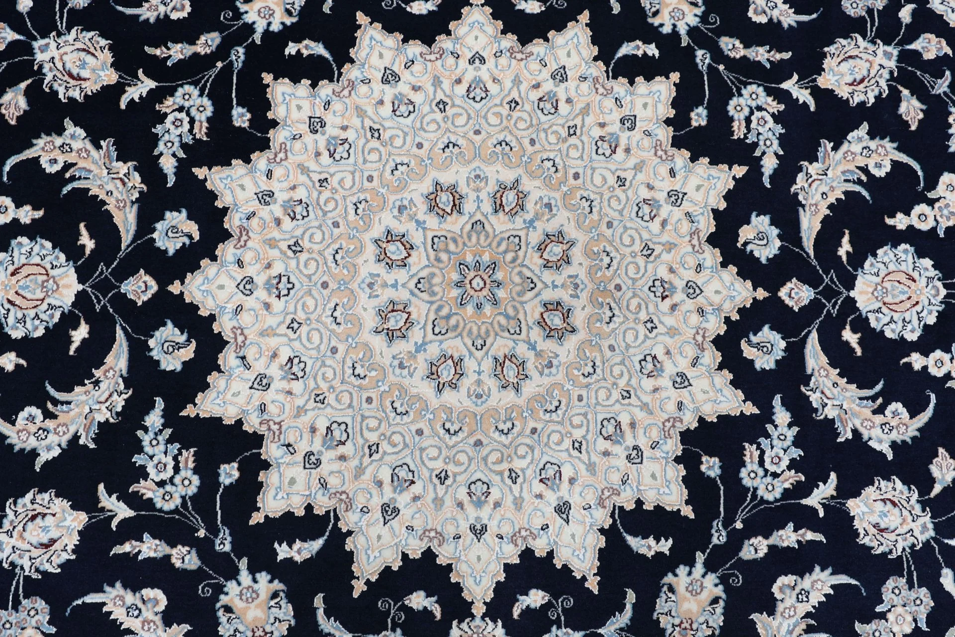 Nain Persian Rug 250 × 350 cm, Wool & Silk, hand-knotted