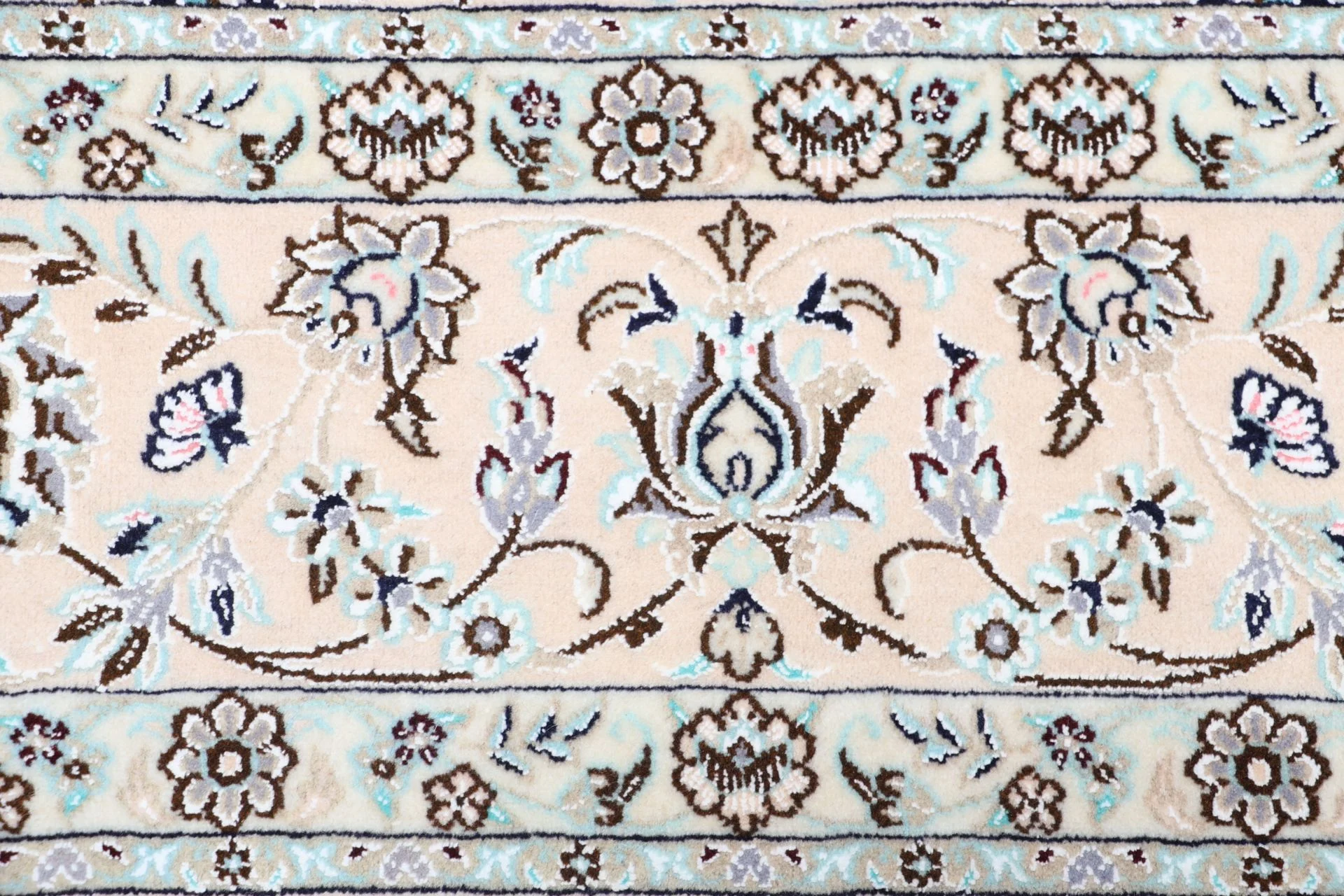 perserteppich-nain-202-x-310-cm-schurwolle-und-seide-handgeknupft-48 Nain Persian Rug — hand-knotted, 202 × 310 cm, Wool & Silk