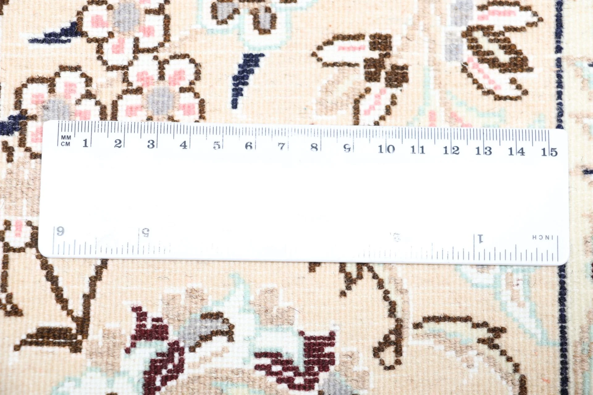 perserteppich-nain-202-x-310-cm-schurwolle-und-seide-handgeknupft-54 Nain Persian Rug — hand-knotted, 202 × 310 cm, Wool & Silk