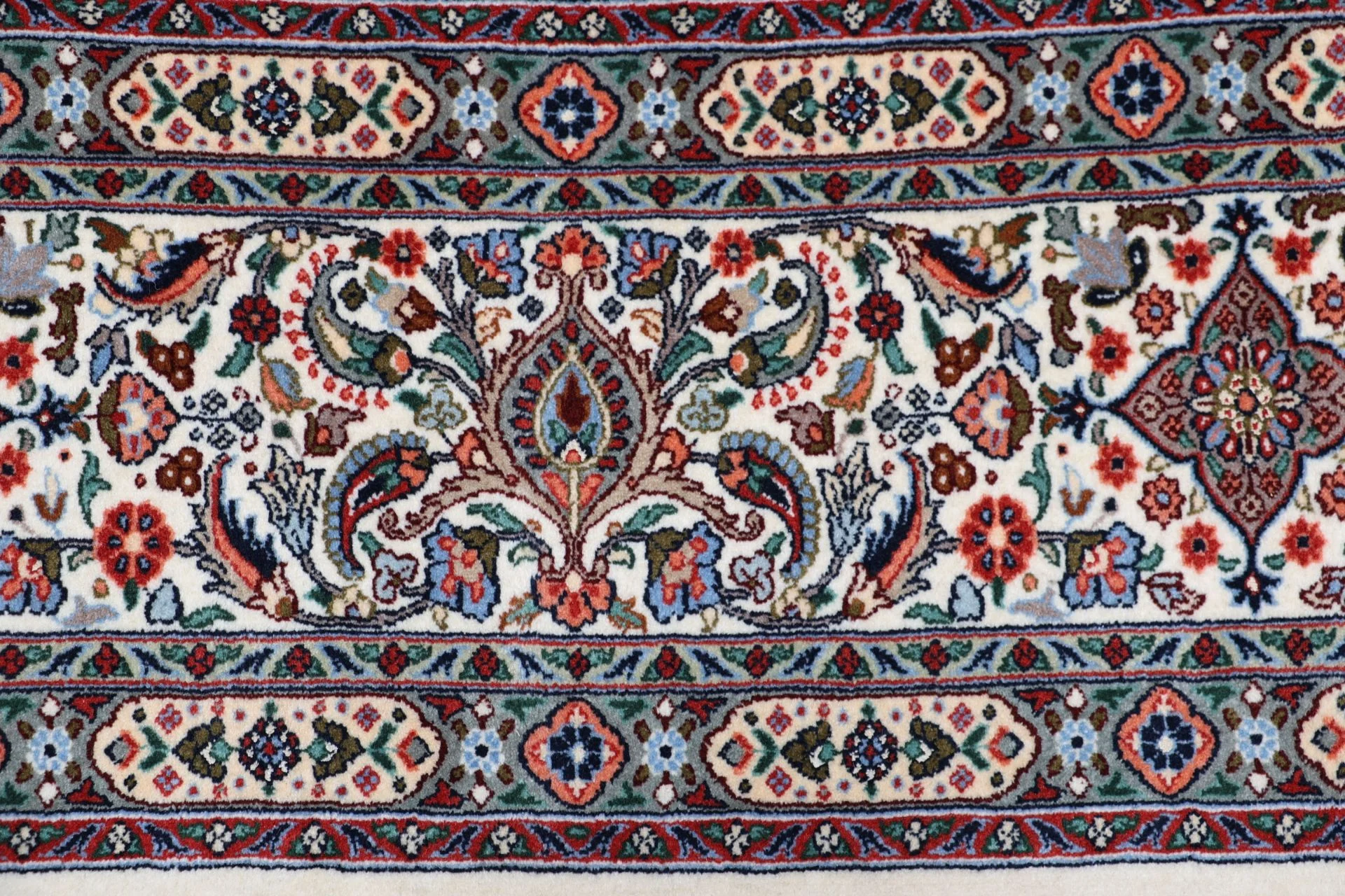 perserteppich-moud-245-x-347-cm-schurwolle-seide-handgeknupft-64 Moud Persian Rug — hand-knotted, 245 × 347 cm, Wool & Silk