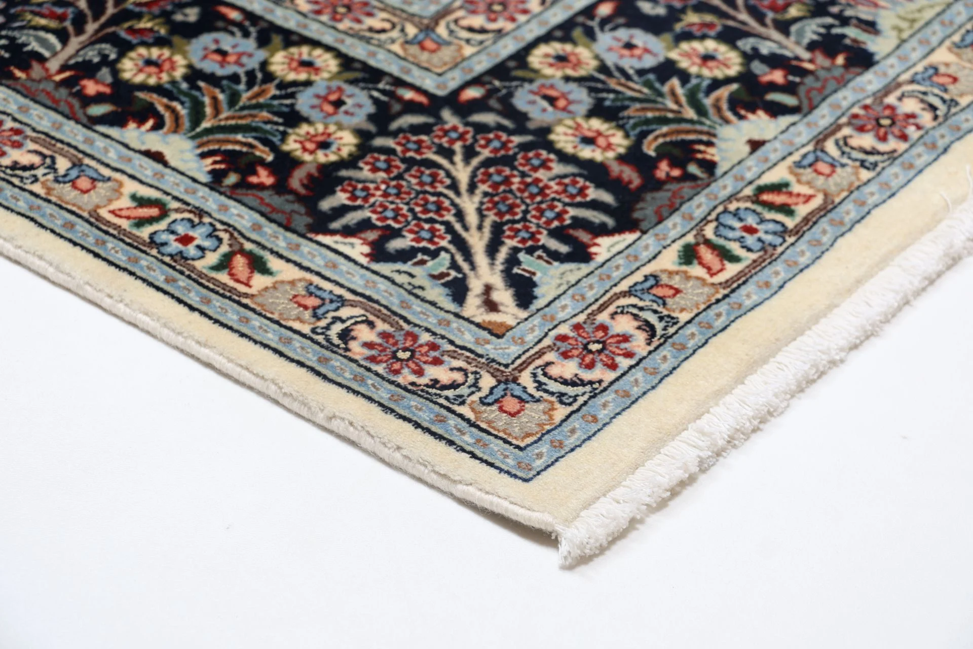 Moud Persian Rug 200 × 300 cm, Wool & Silk, hand-knotted