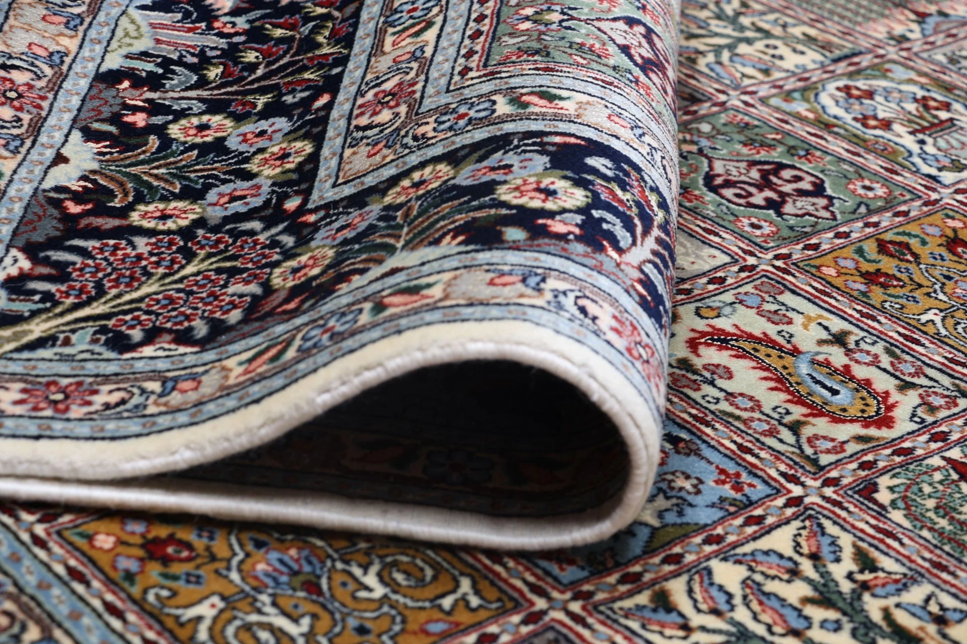 Moud Persian Rug 200 × 300 cm, Wool & Silk, hand-knotted