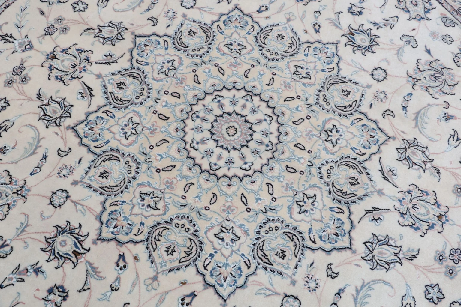 Nain Persian Rug 255 × 255 cm, Wool, hand-knotted – view 9