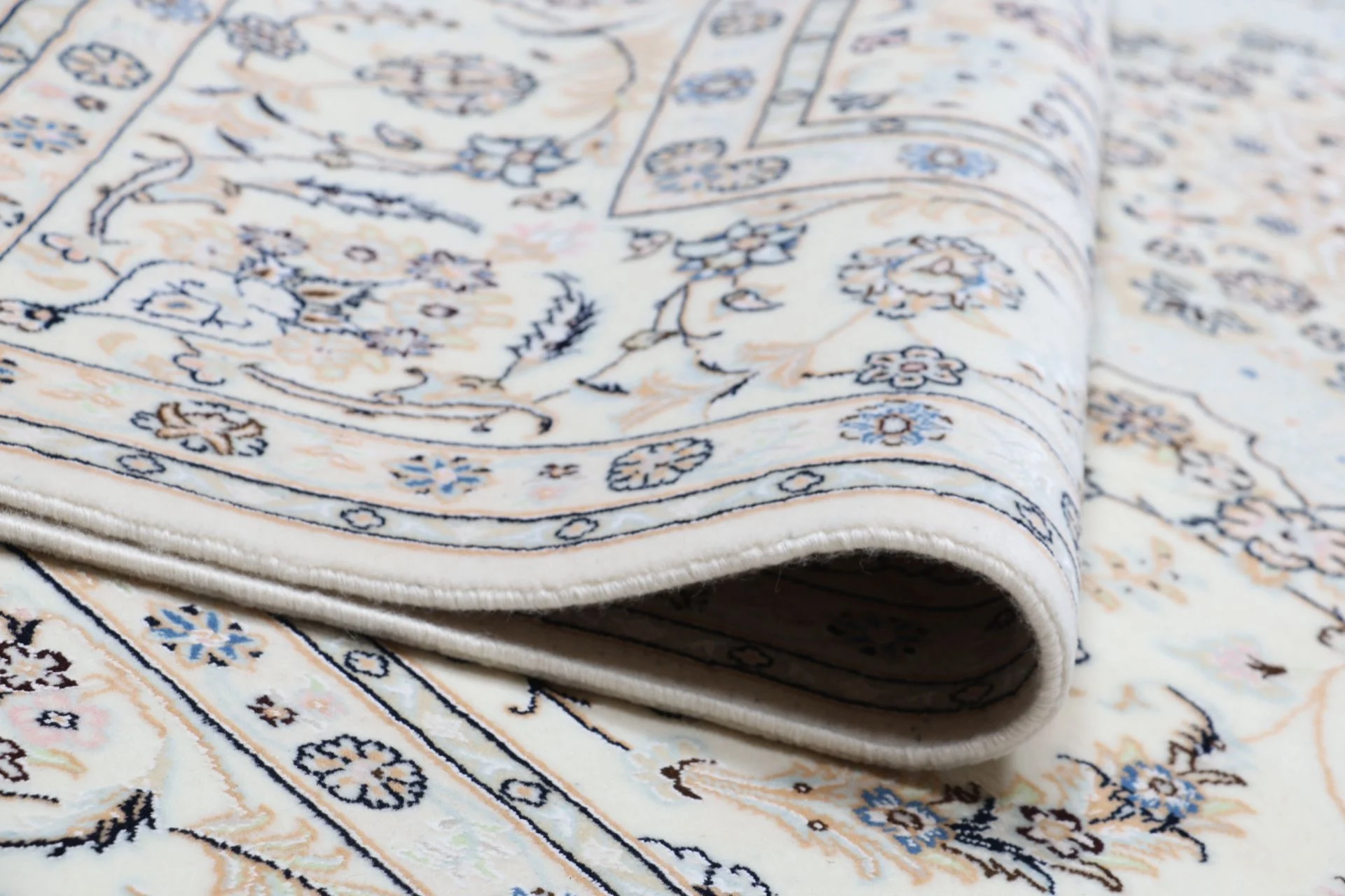 Nain Persian Rug — hand-knotted, 255 × 350 cm, Wool & Silk
