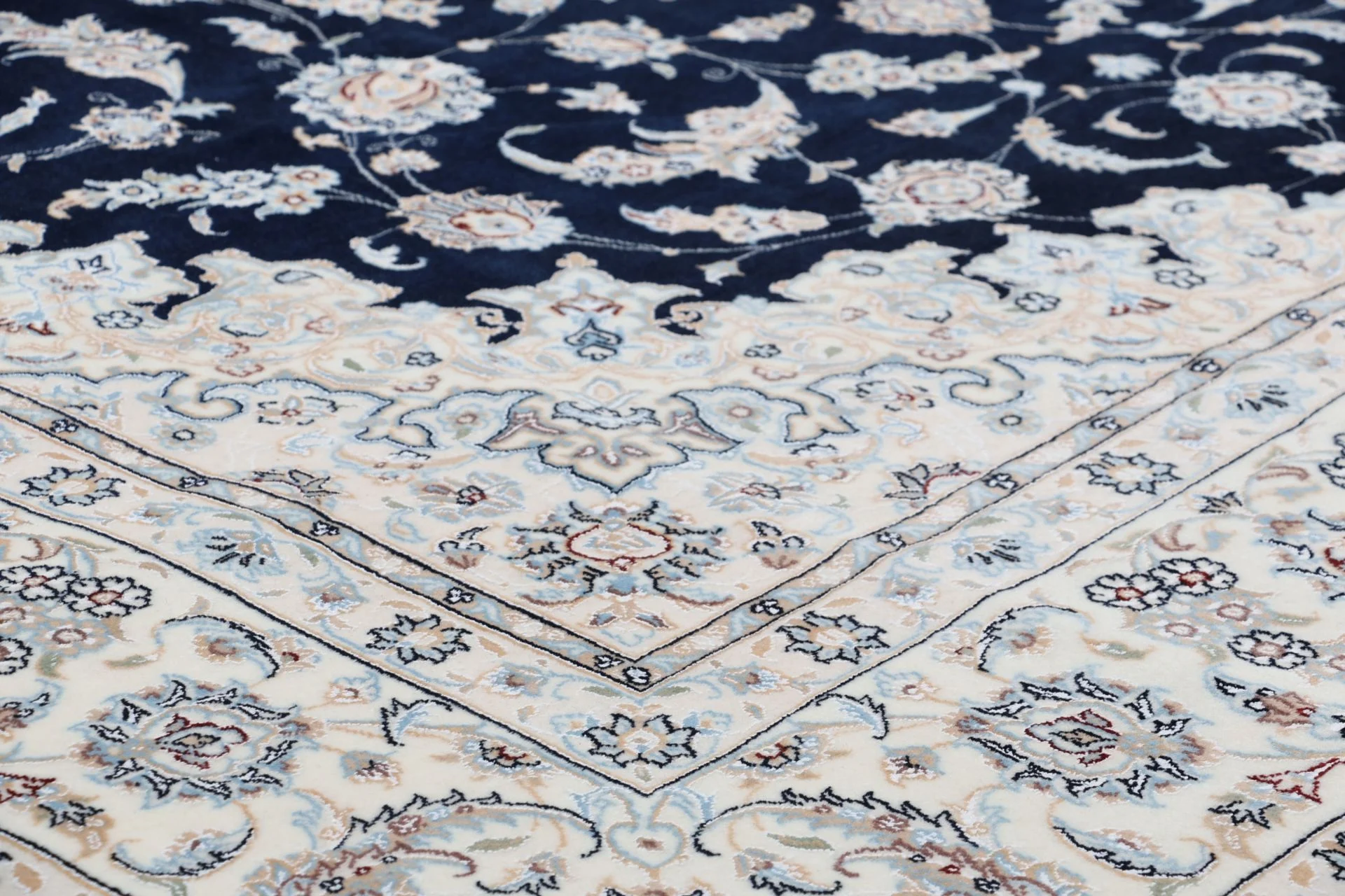 Nain Persian Rug — hand-knotted, 250 × 357 cm, Wool & Silk