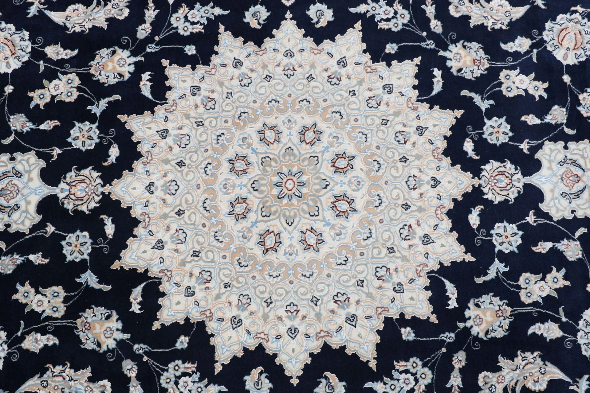 Nain Persian Rug — hand-knotted, 250 × 357 cm, Wool & Silk