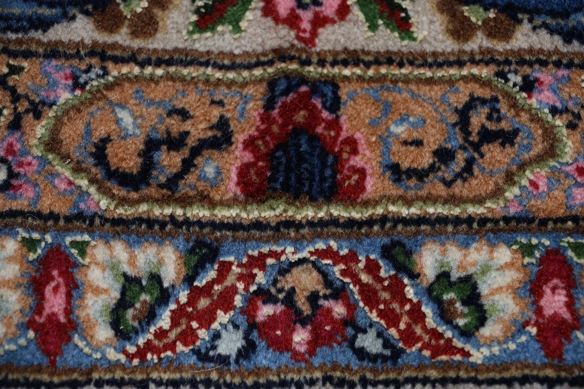 Kerman Persian Rug — hand-knotted, 250 × 300 cm, Wool & Silk