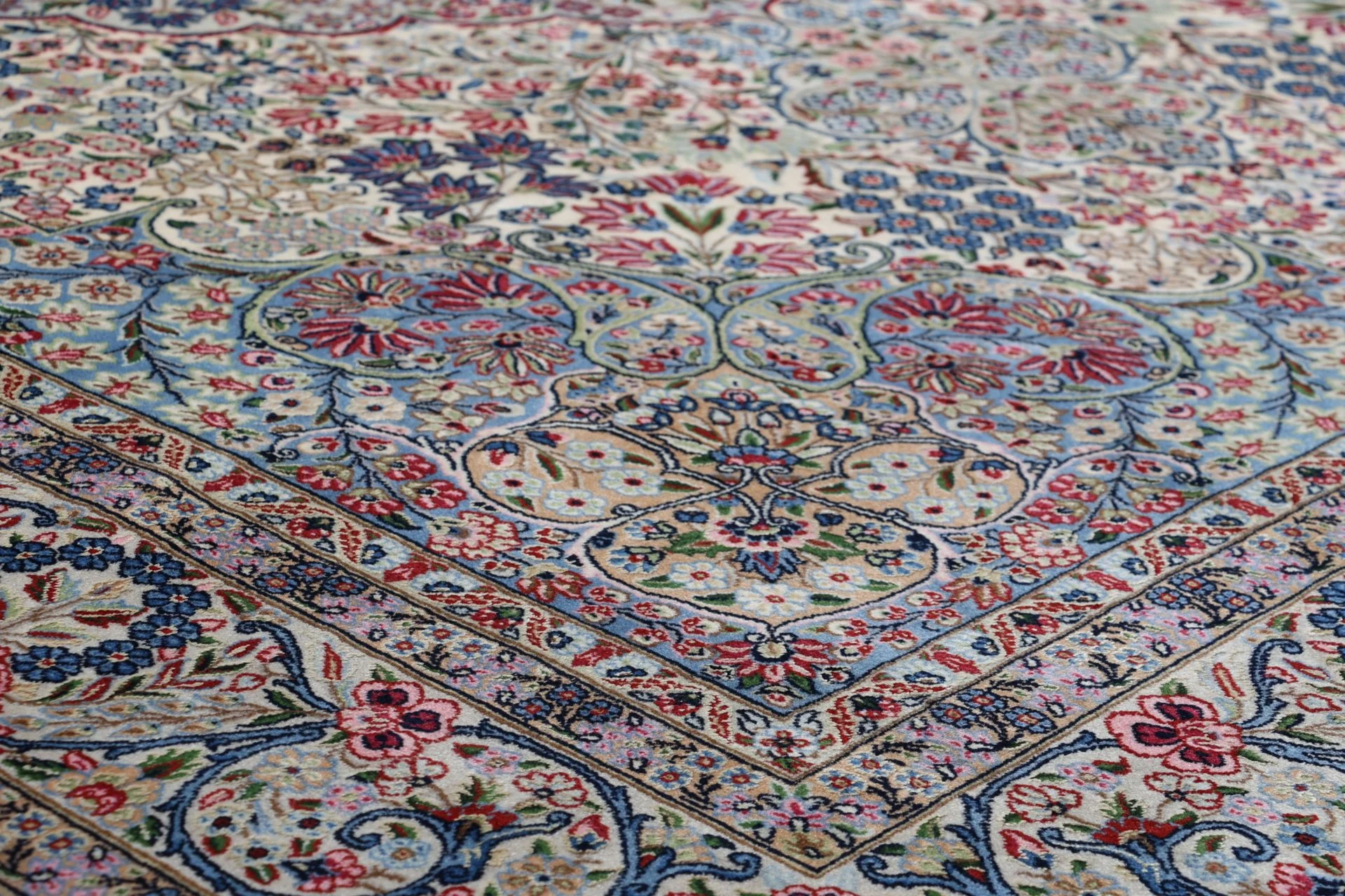 Kerman Persian Rug — hand-knotted, 247 × 355 cm, Wool & Silk