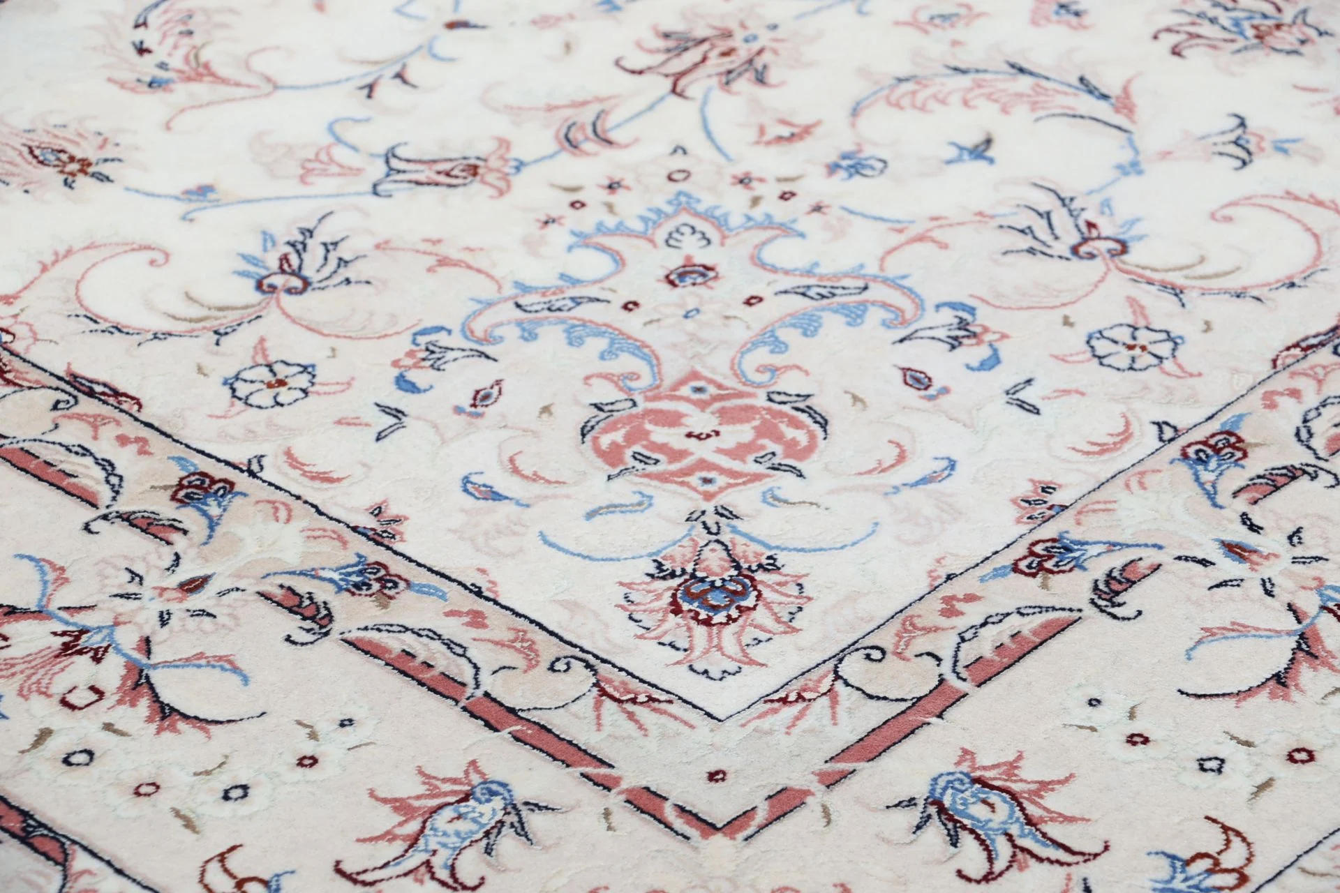 Tabriz Persian Rug — hand-knotted, 198 × 305 cm, Wool & Silk
