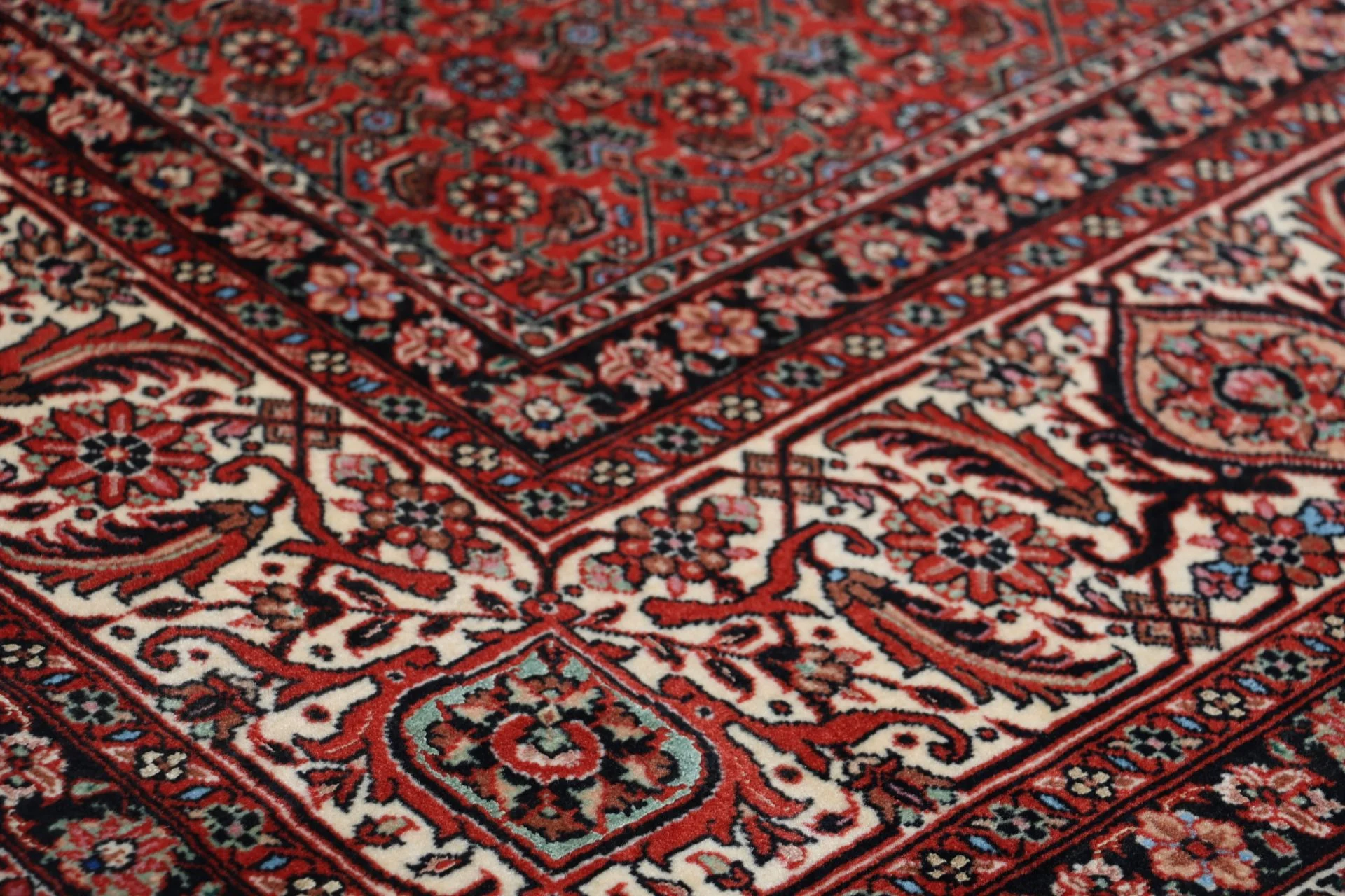 Bijar Persian Rug 200 × 305 cm, Wool & Silk, hand-knotted