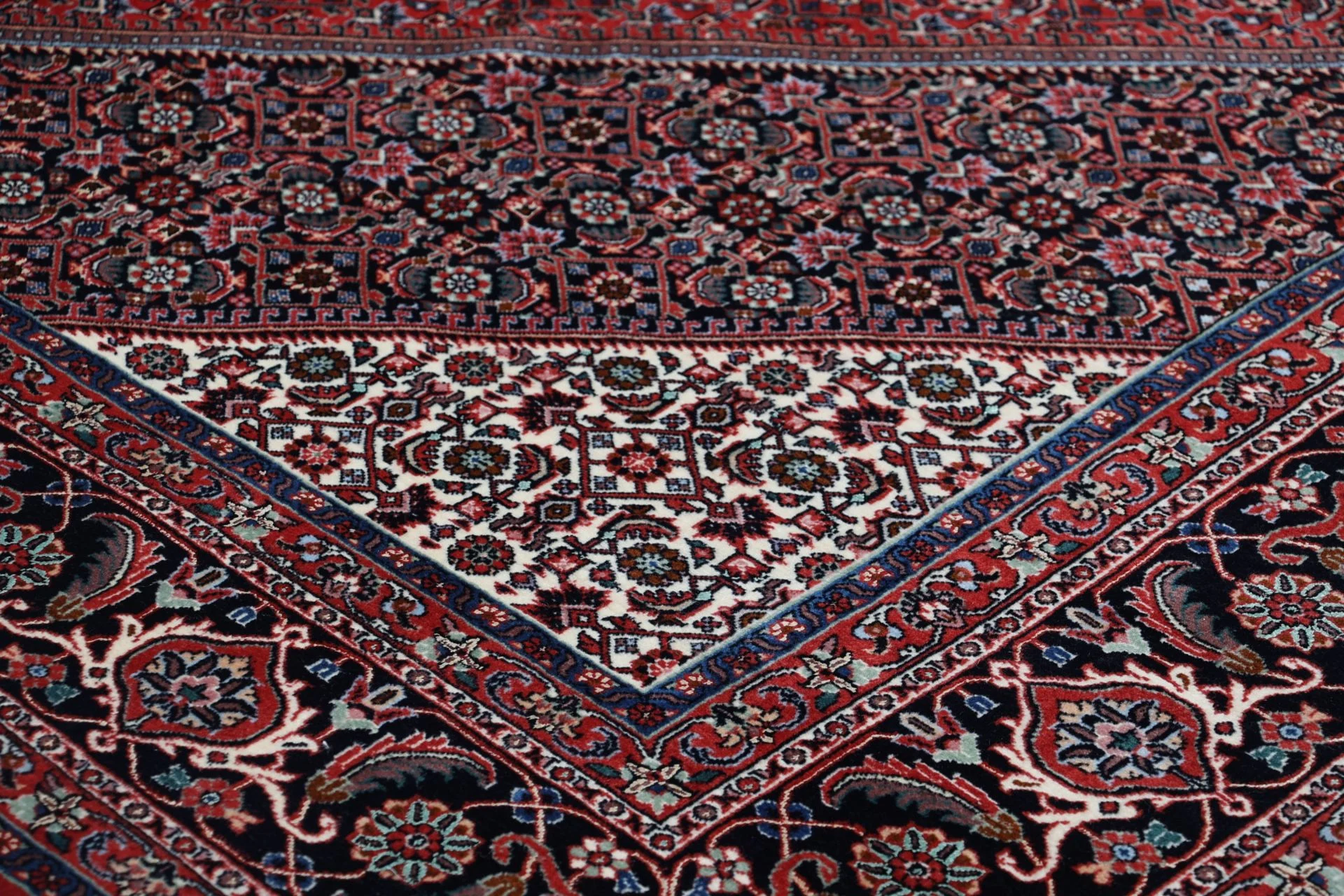 perserteppich-bidjar-201-x-301-cm-schurwolle-seide-handgeknupft-26 Bijar Persian Rug — hand-knotted, 201 × 301 cm, Wool & Silk