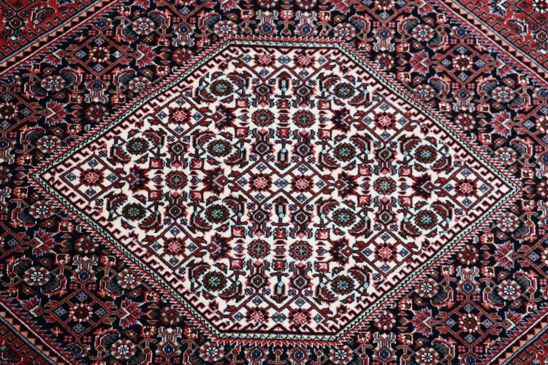 perserteppich-bidjar-201-x-301-cm-schurwolle-seide-handgeknupft-47 Bijar Persian Rug — hand-knotted, 201 × 301 cm, Wool & Silk
