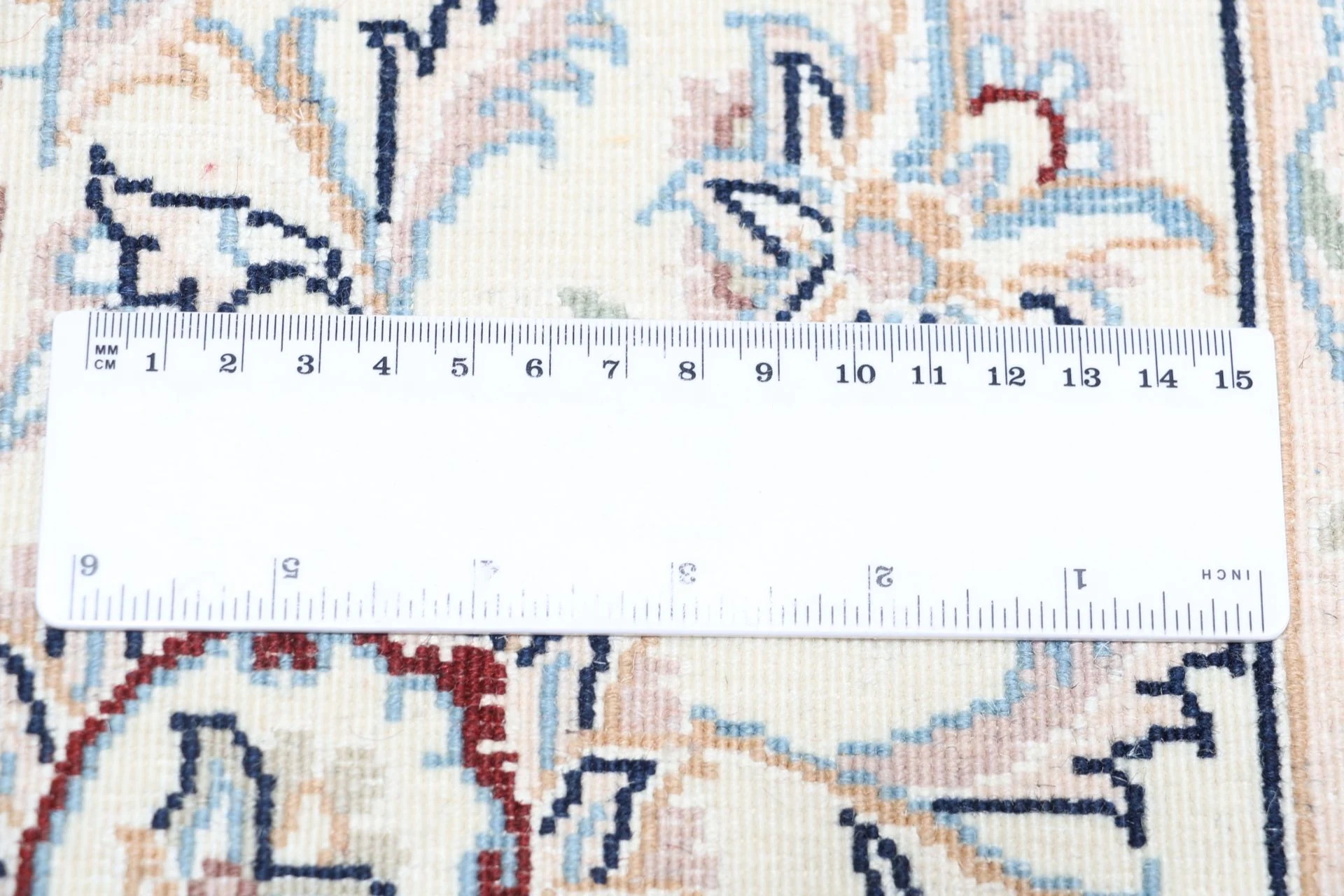 perserteppich-nain-255-x-366-cm-schurwolle-und-seide-handgeknupft-60 Nain Persian Rug 255 × 366 cm, Wool & Silk, hand-knotted
